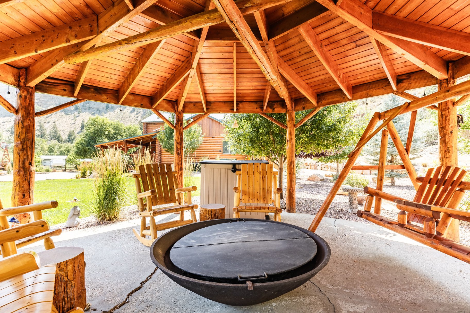  The Kind of Cabin Nobody Wants to Leave — For Sale in Fruitland, Utah - 物件實景