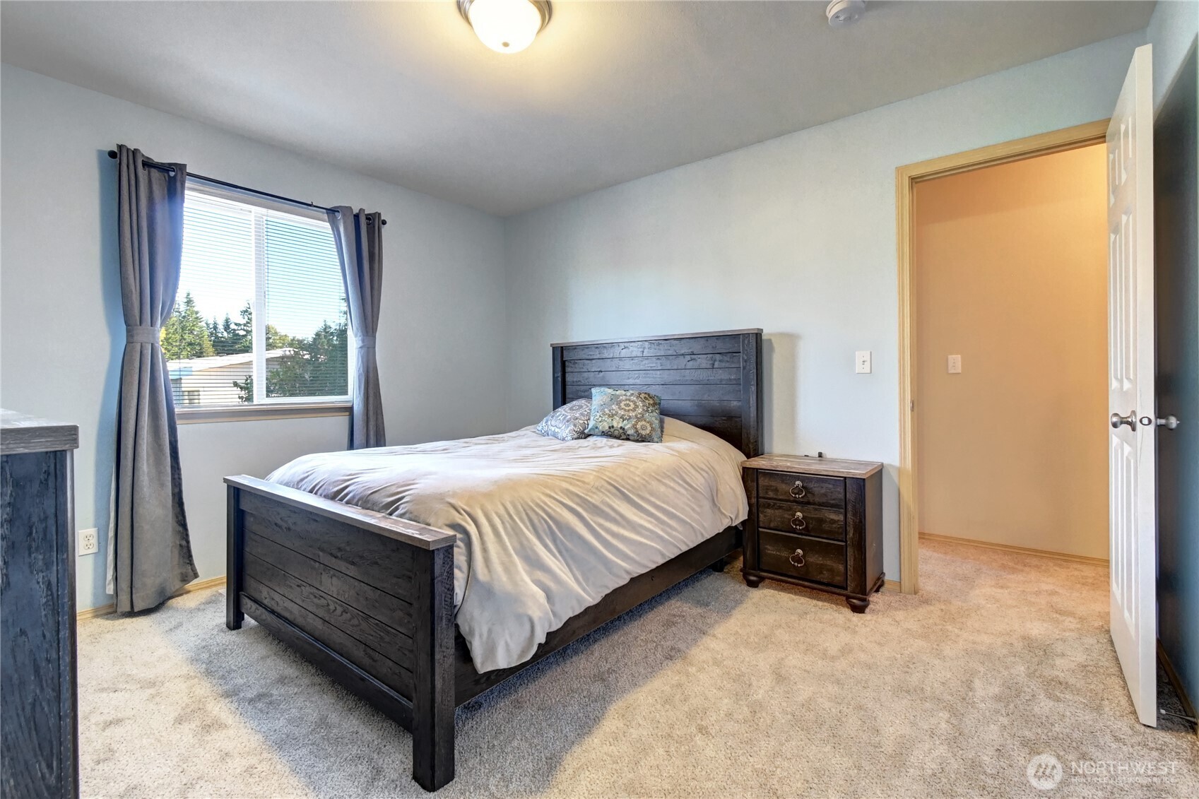 Everett, Washington, 98204, United States, 3 Bedrooms Bedrooms, ,3 BathroomsBathrooms,Residential,For Sale,1964050