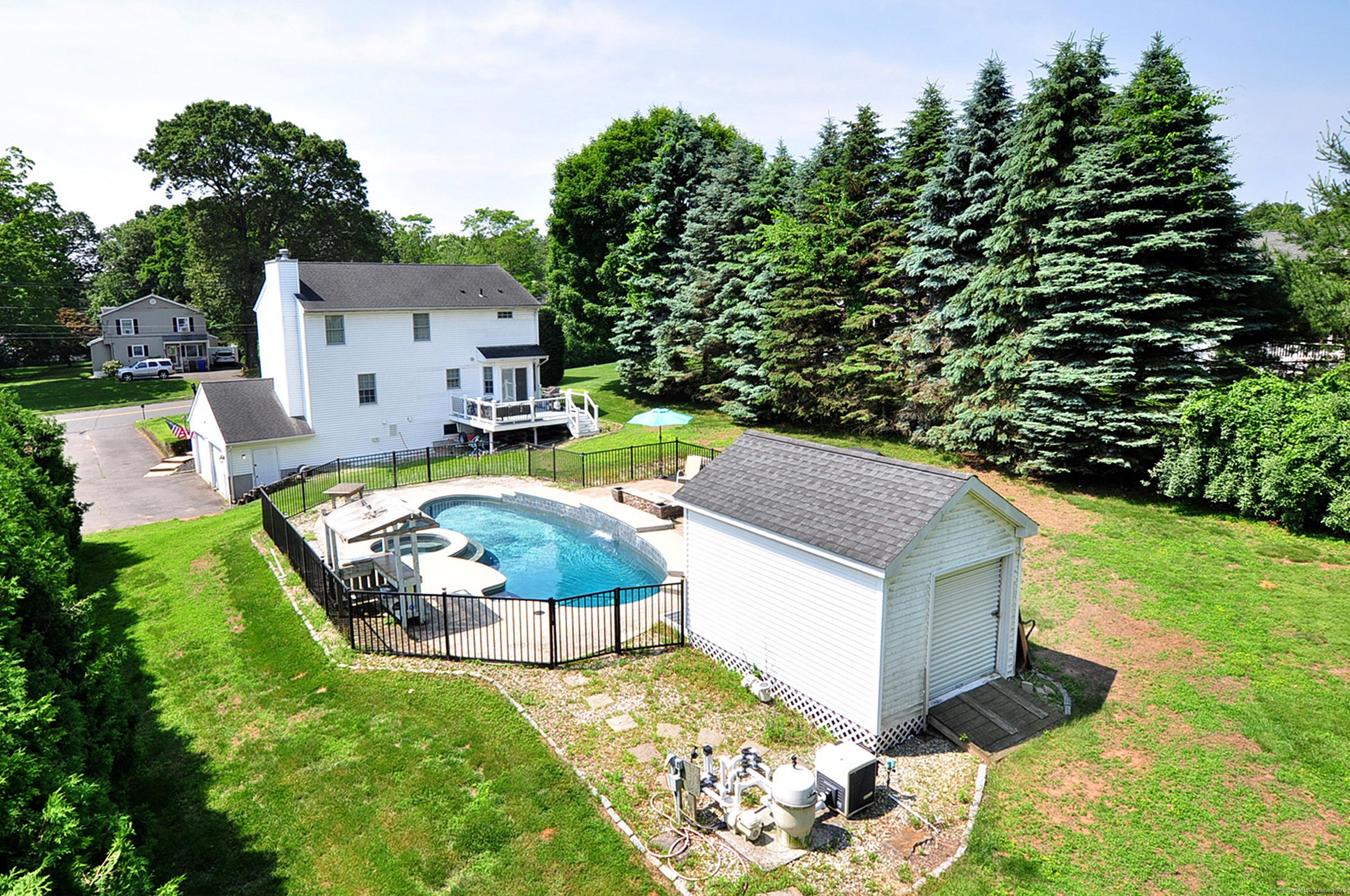 Southington, Connecticut, 06479, United States, 3 Bedrooms Bedrooms, ,4 BathroomsBathrooms,Residential,For Sale,1869273