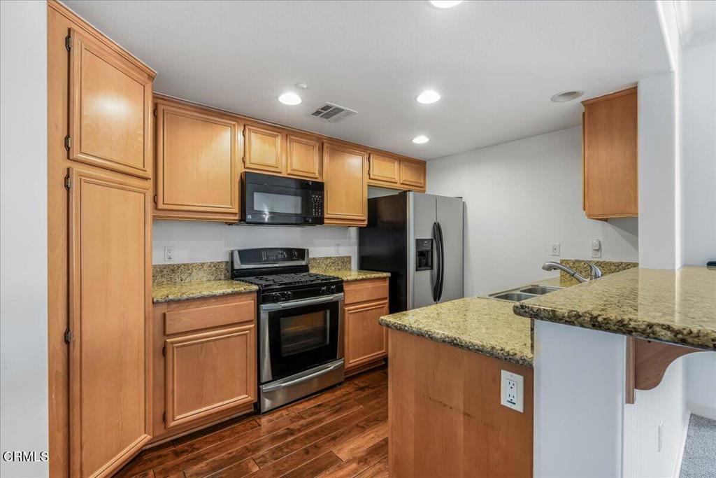 Camarillo, California, 93012, United States, 2 Bedrooms Bedrooms, ,2 BathroomsBathrooms,Residential,For Sale,2000520