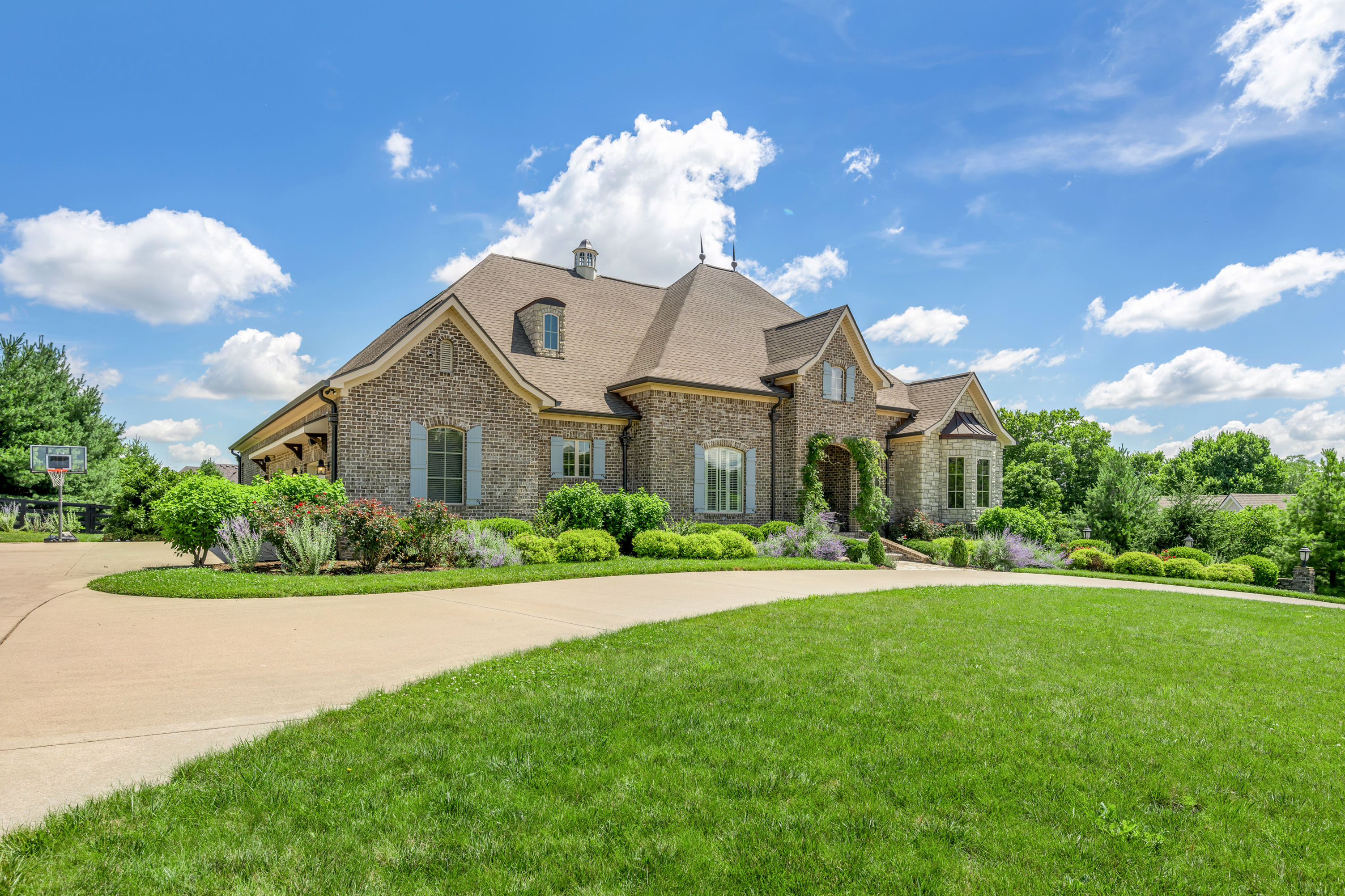  111 Roseburg Way - 物件實景