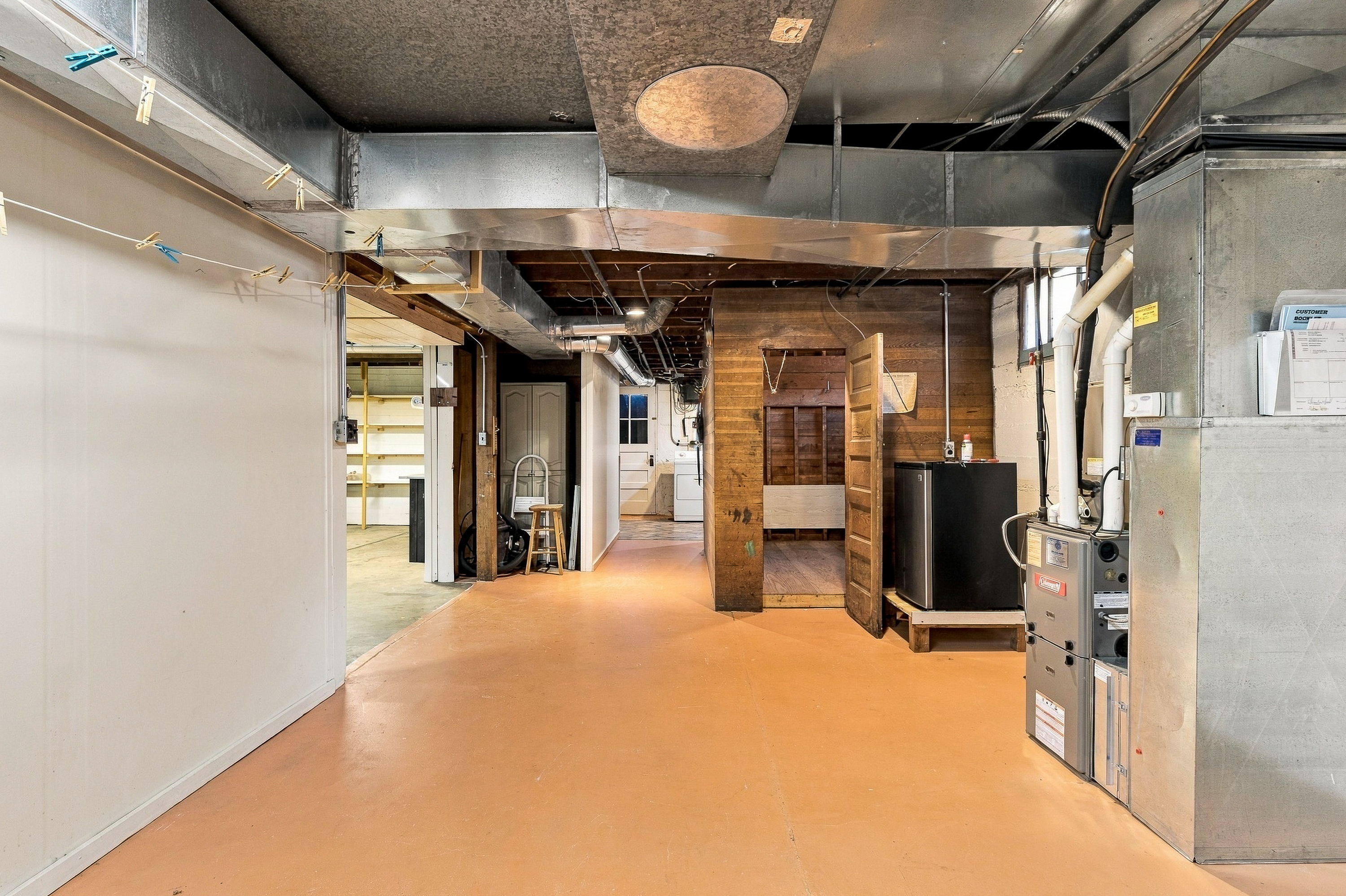  Crawford Home, 1235 Isaacs Ave - 物件實景