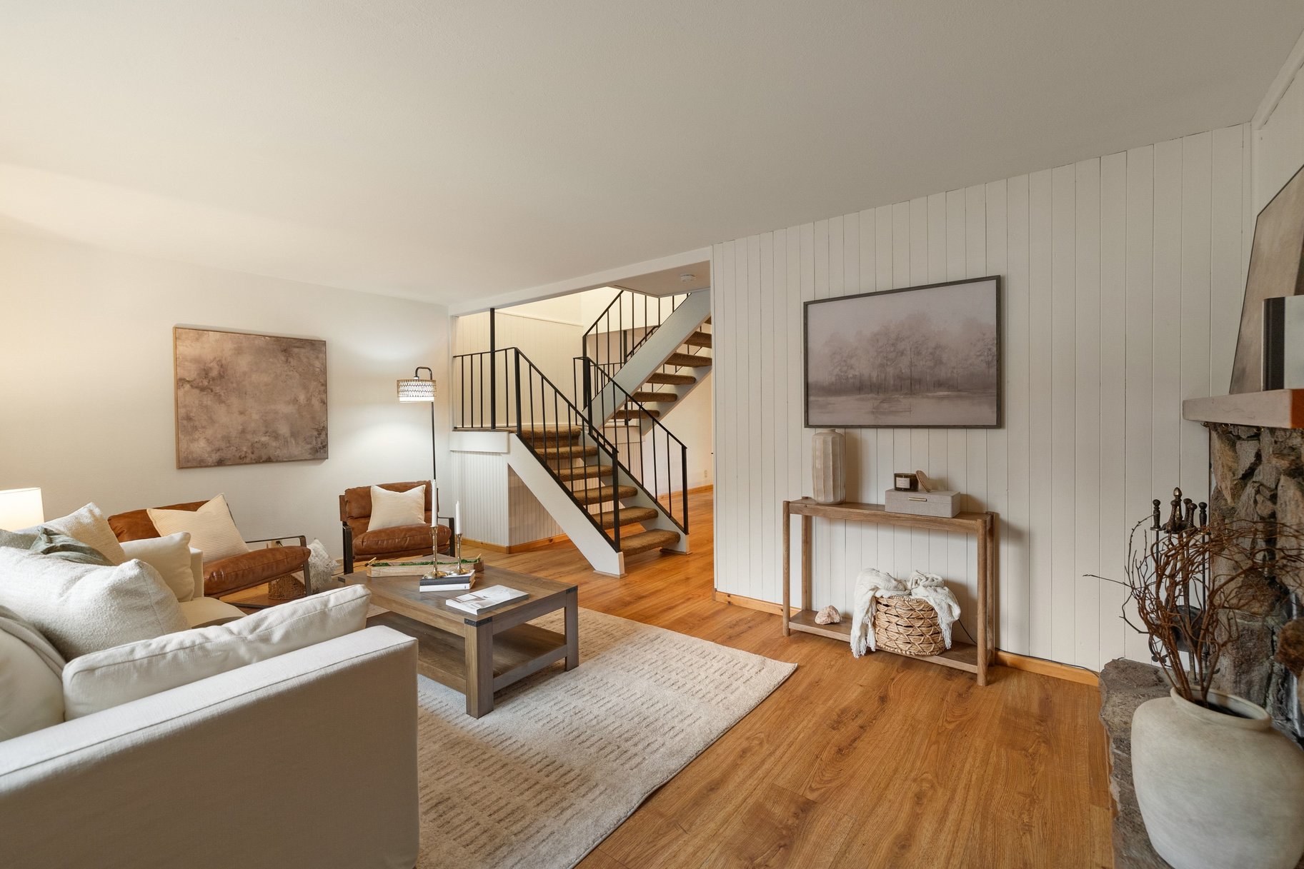  Updated and Well Located Lake Forest Glen Condo - 物件實景