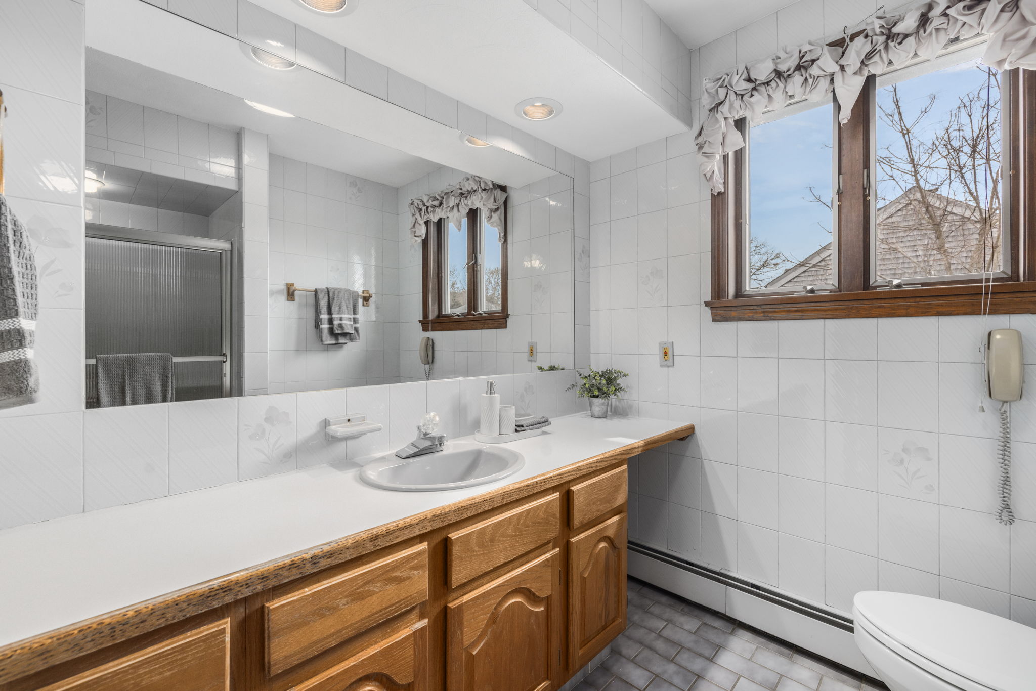  56 Tefft Street, North Kingstown, RI, 02874 - 物件實景