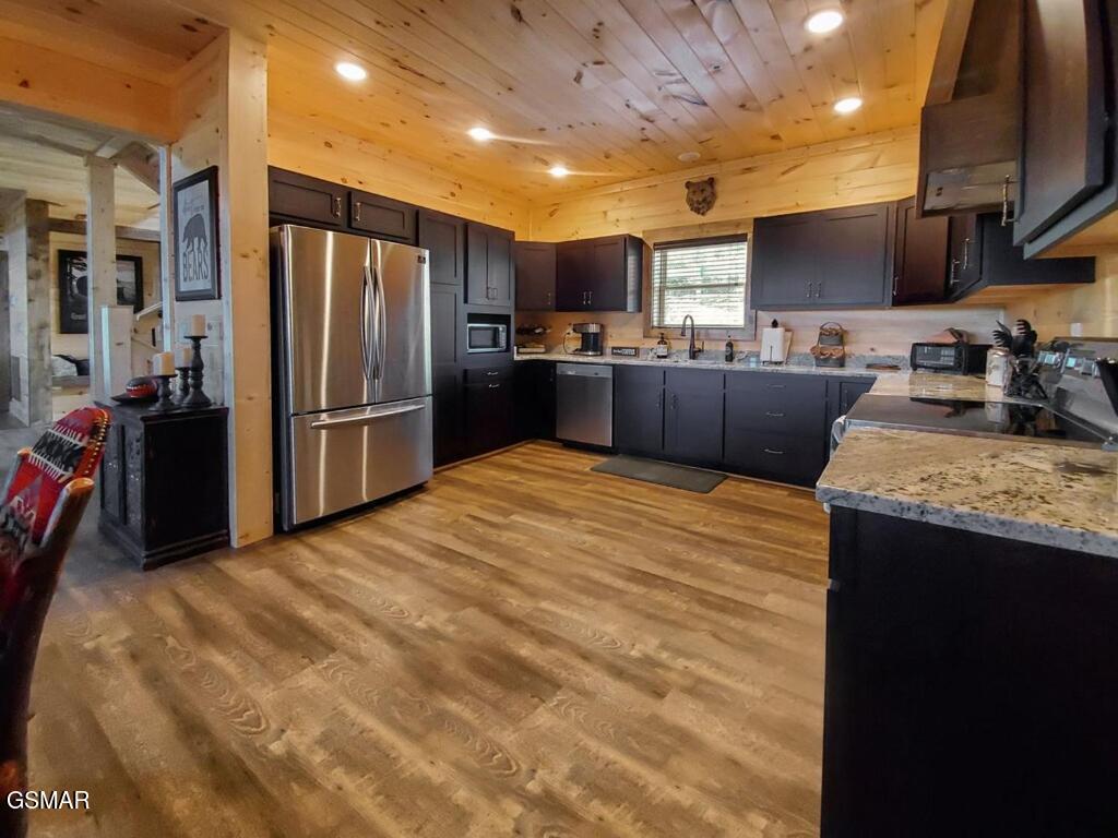 Gatlinburg, Tennessee, 37738, United States, 4 Bedrooms Bedrooms, ,6 BathroomsBathrooms,Residential,For Sale,1976574