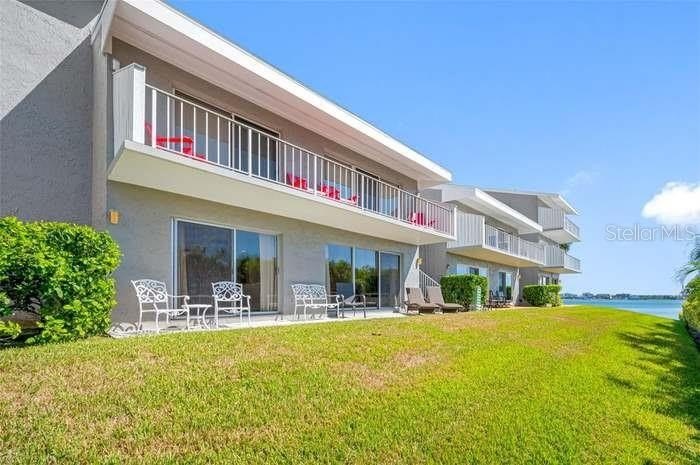 CLEARWATER BEACH, Florida, 33767, United States, 2 Bedrooms Bedrooms, ,2 BathroomsBathrooms,Residential,For Sale,1914241