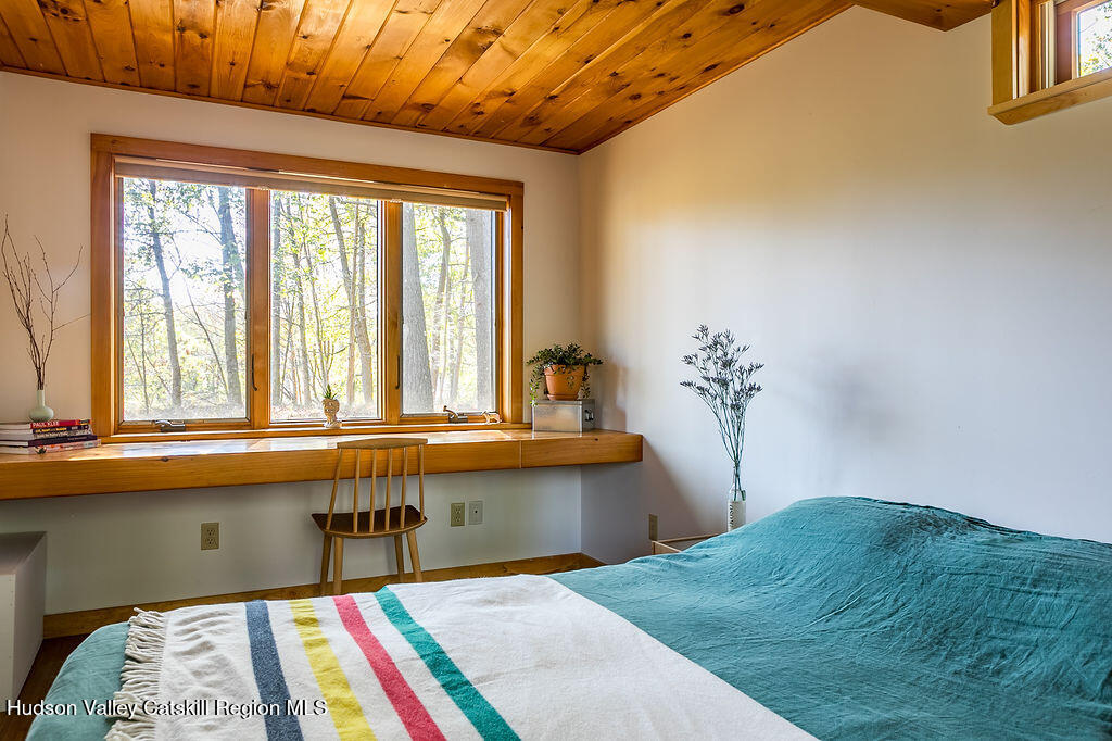 Woodstock, New York, 12498, United States, 2 Bedrooms Bedrooms, ,3 BathroomsBathrooms,Residential,For Sale,1965588