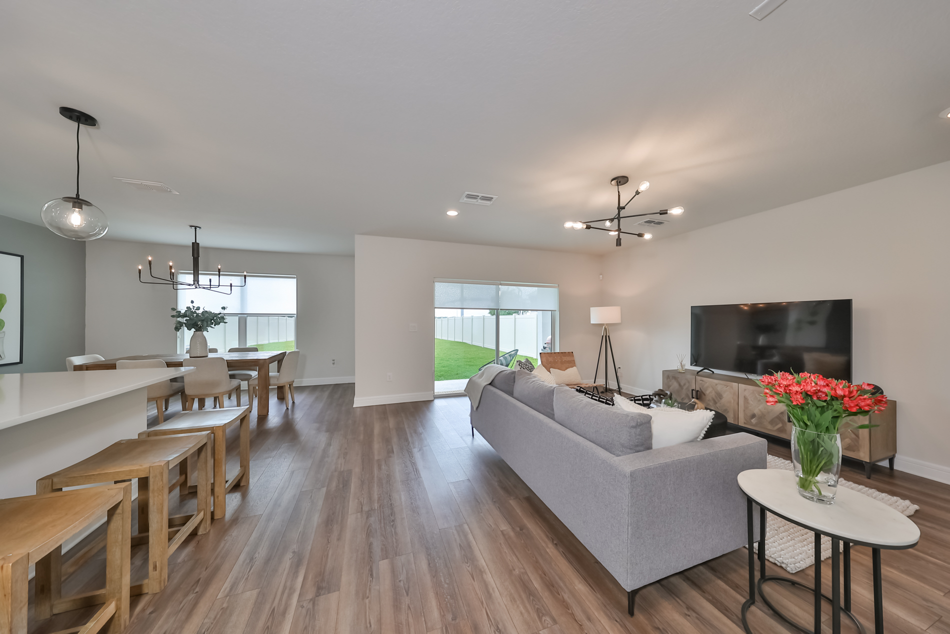 Wesley Chapel, Florida, 33545, United States, 5 Bedrooms Bedrooms, ,3 BathroomsBathrooms,Residential,For Sale,1931588