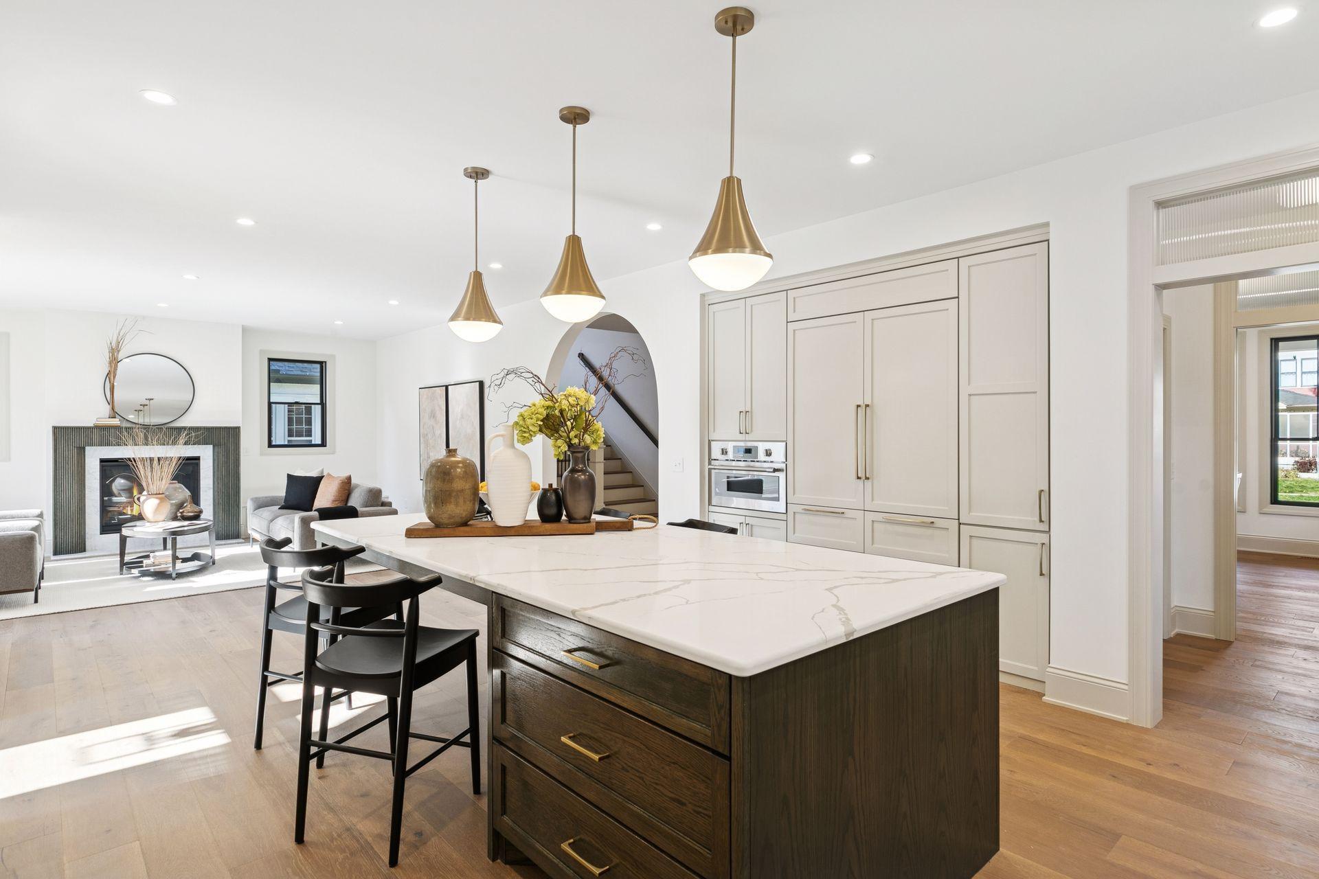 Saint Paul, Minnesota, 55105, United States, 5 Bedrooms Bedrooms, ,4 BathroomsBathrooms,Residential,For Sale,1989282