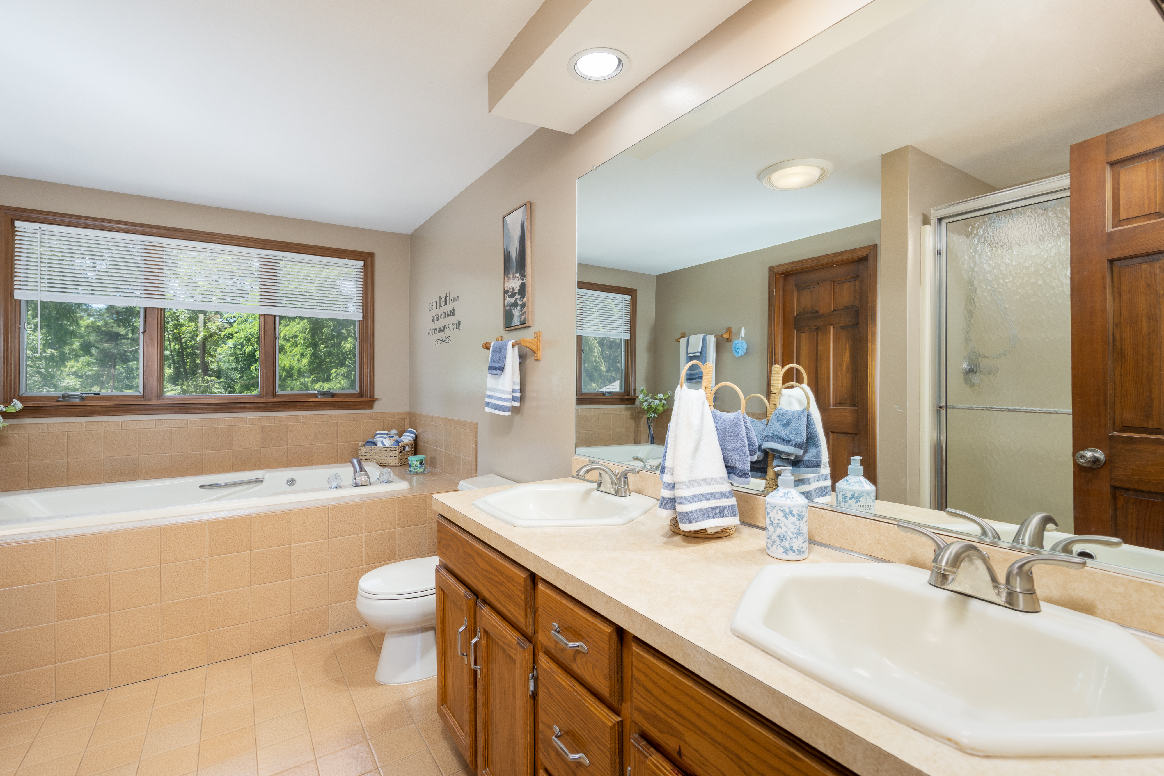  Beautifully Updated 3 Bedroom Colonial in Orchard Park - 物件實景