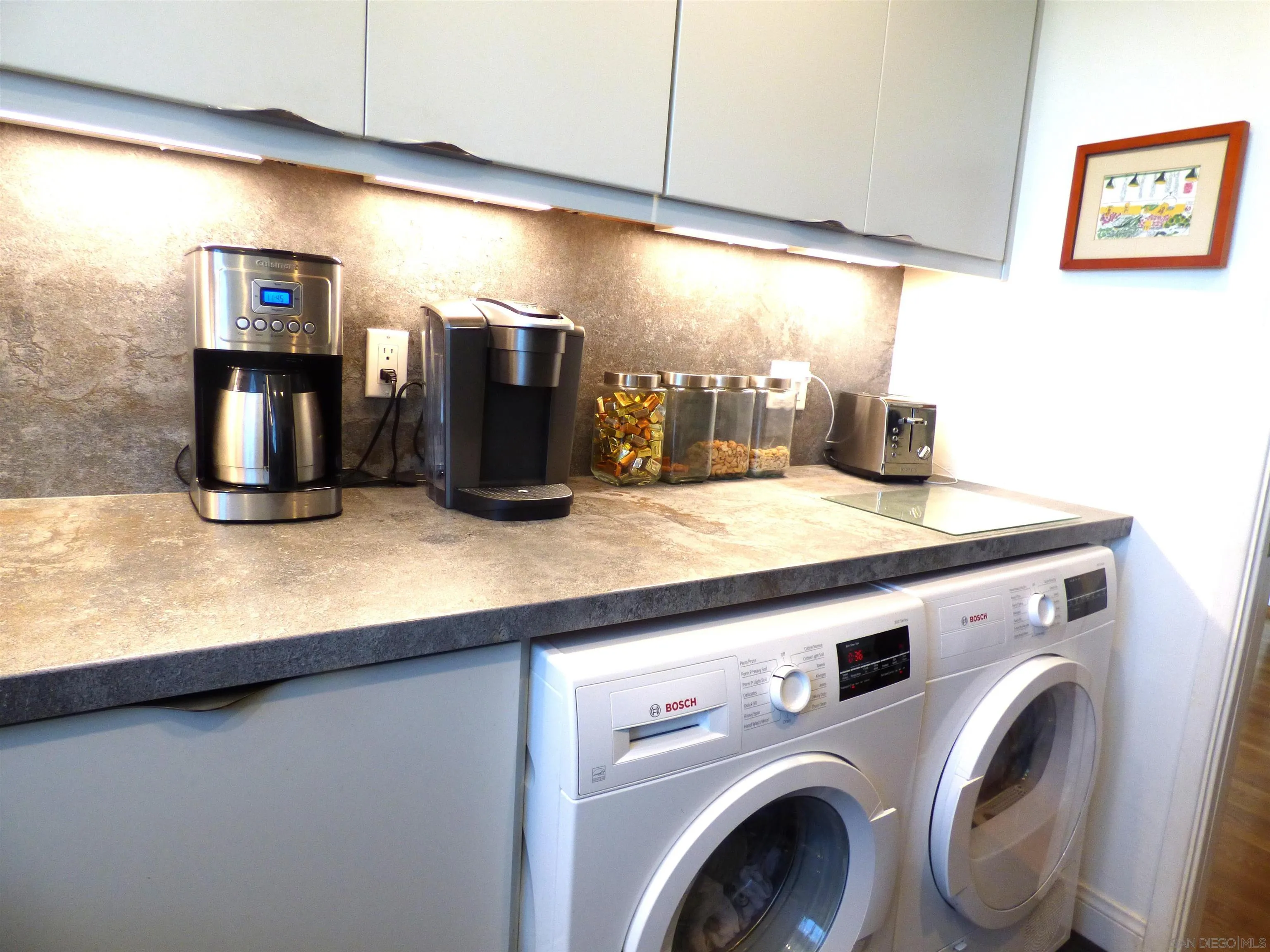 La Jolla, California, 92037, United States, 2 Bedrooms Bedrooms, ,2 BathroomsBathrooms,Residential,For Sale,1985543