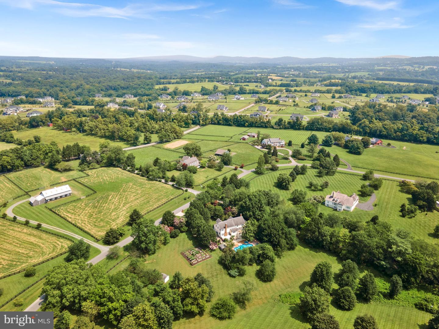 Waterford, Virginia, 20197, United States, 5 Bedrooms Bedrooms, ,4 BathroomsBathrooms,Residential,For Sale,1940957