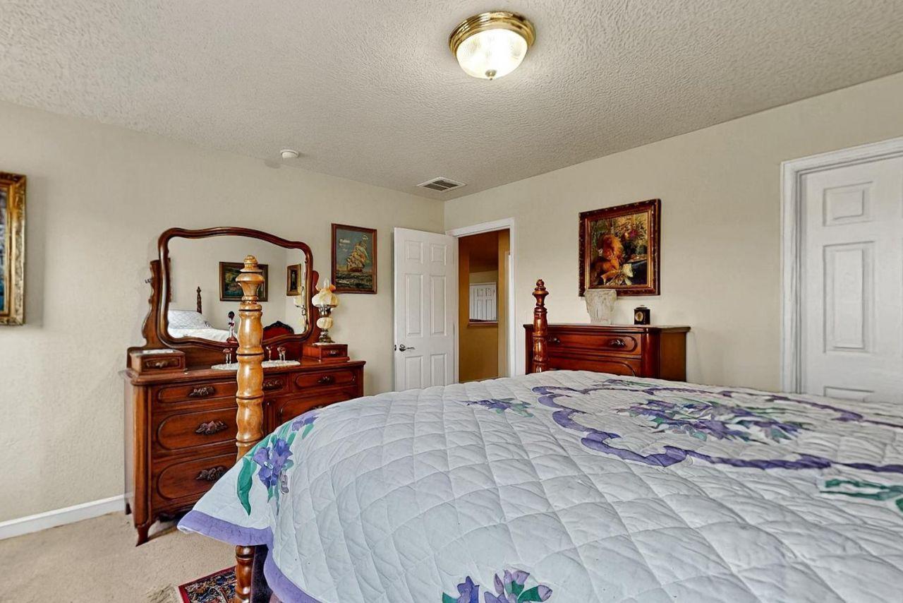 Rio Rancho, New Mexico, 87124, United States, 4 Bedrooms Bedrooms, ,3 BathroomsBathrooms,Residential,For Sale,1804935