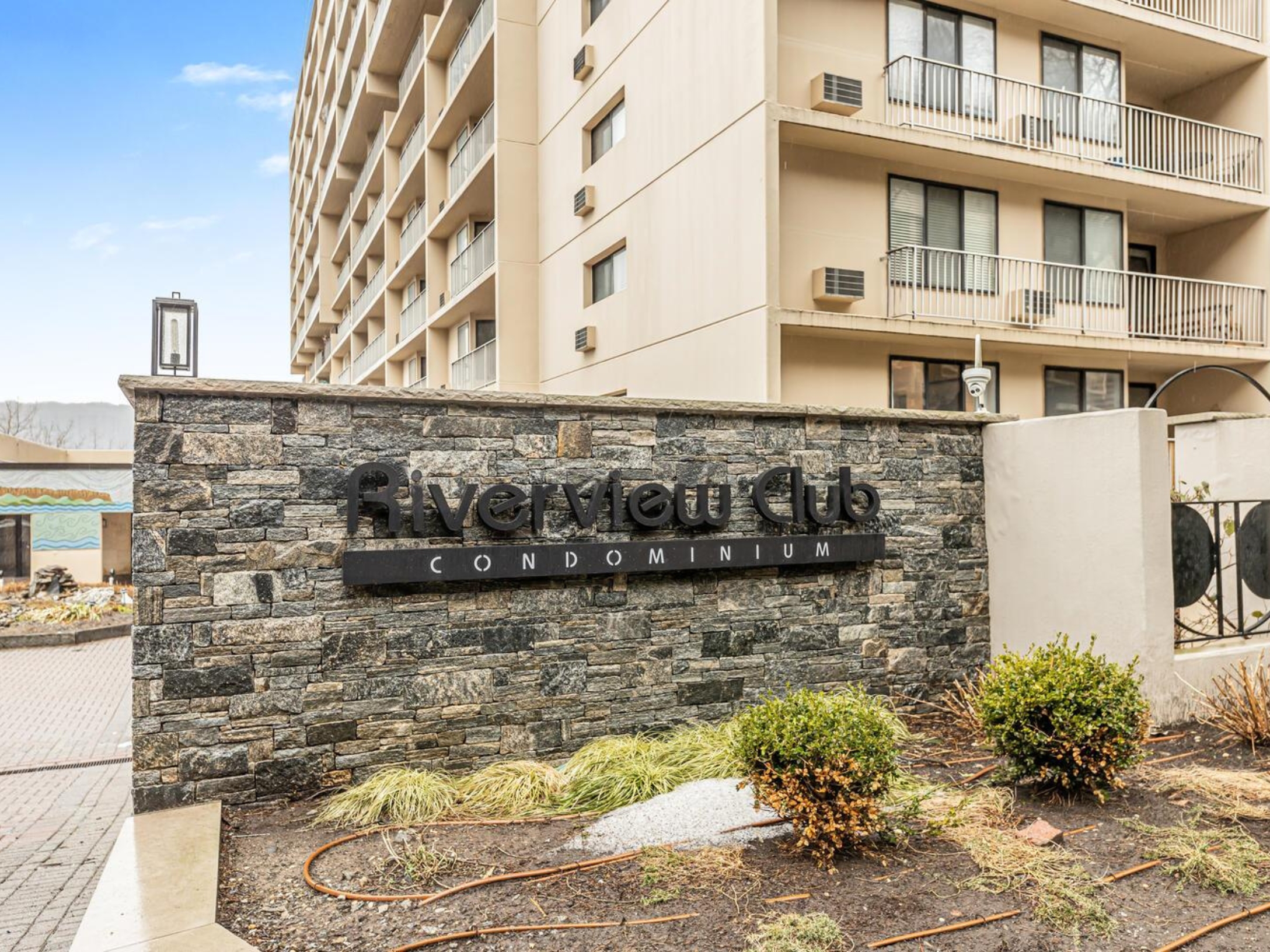  1155 Warburton Avenue - 物件實景