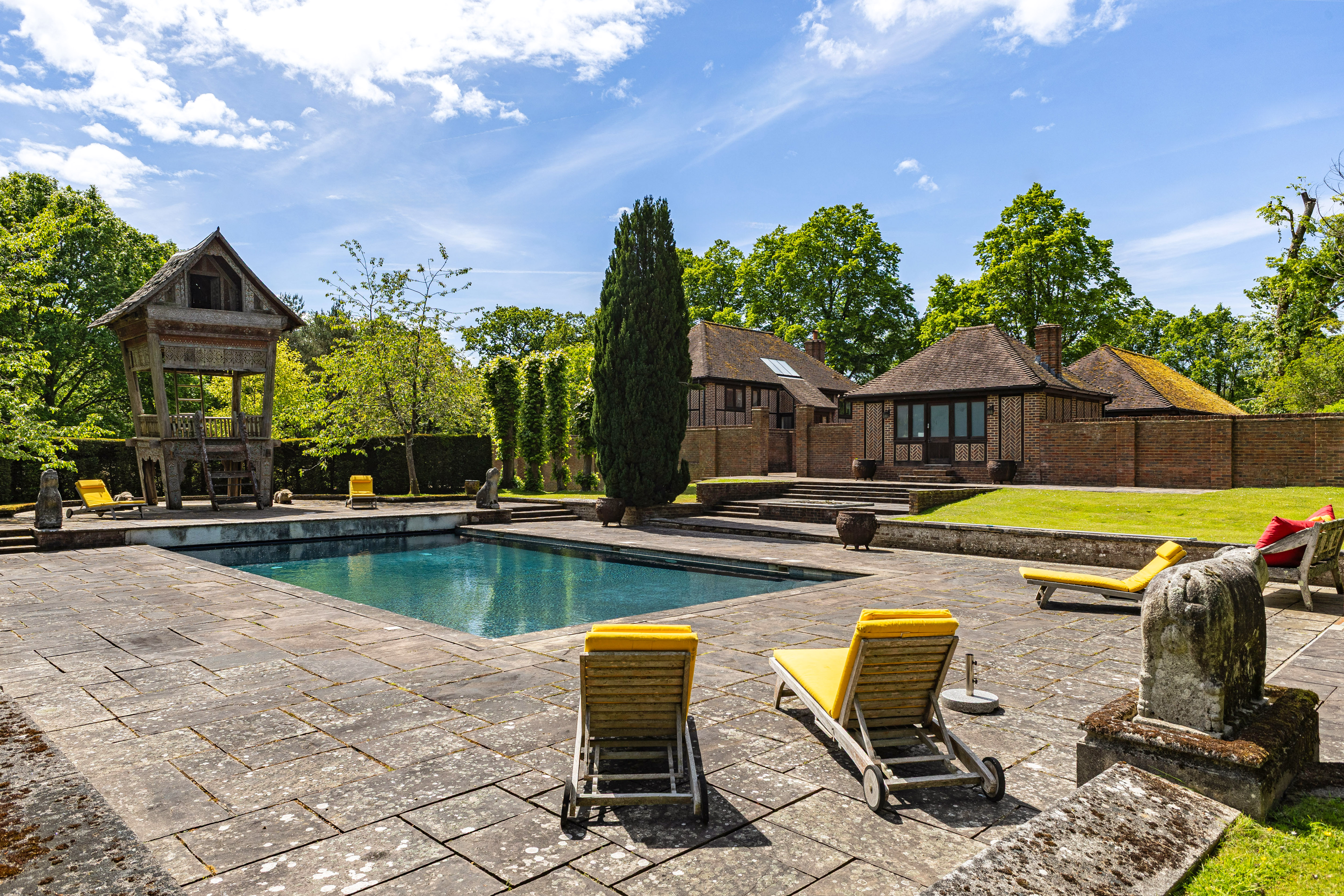  A remarkable manor house surrounded by a moat and 34 acres of private land - 物件實景