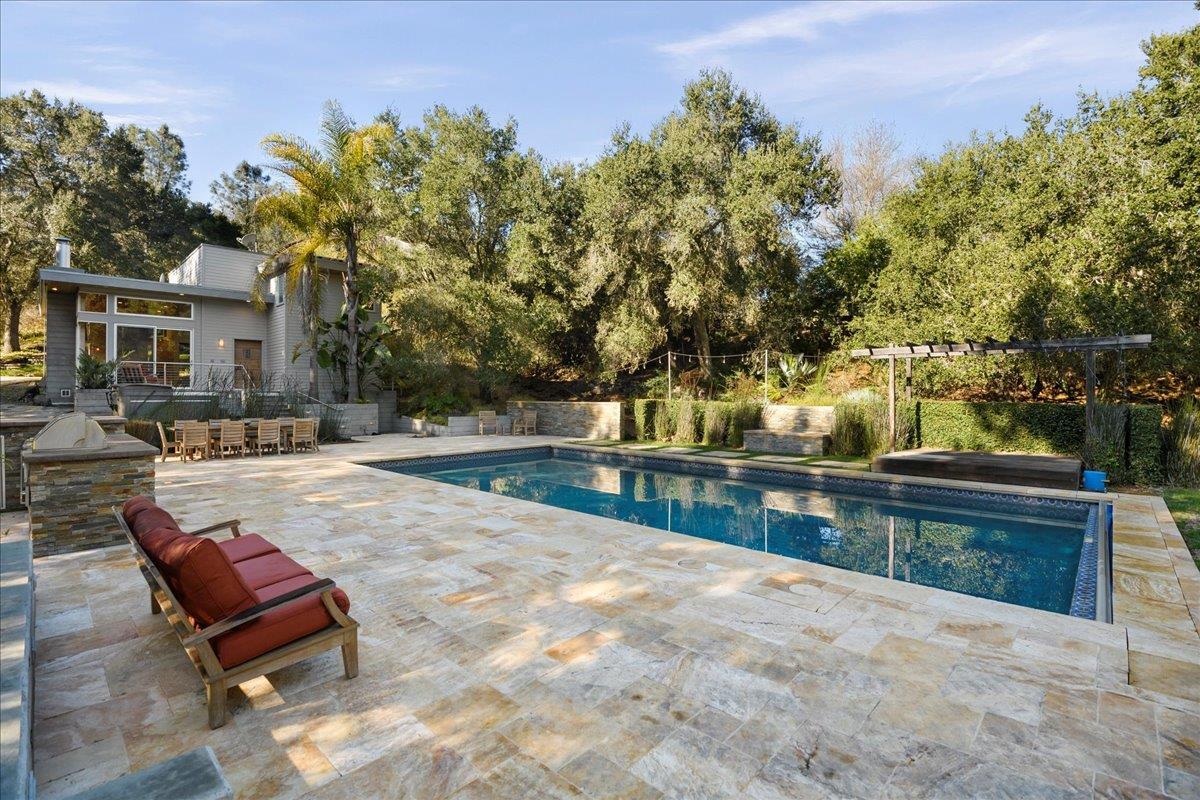 Los Altos Hills, California, 94022, United States, 5 Bedrooms Bedrooms, ,5 BathroomsBathrooms,Residential,For Sale,1907317