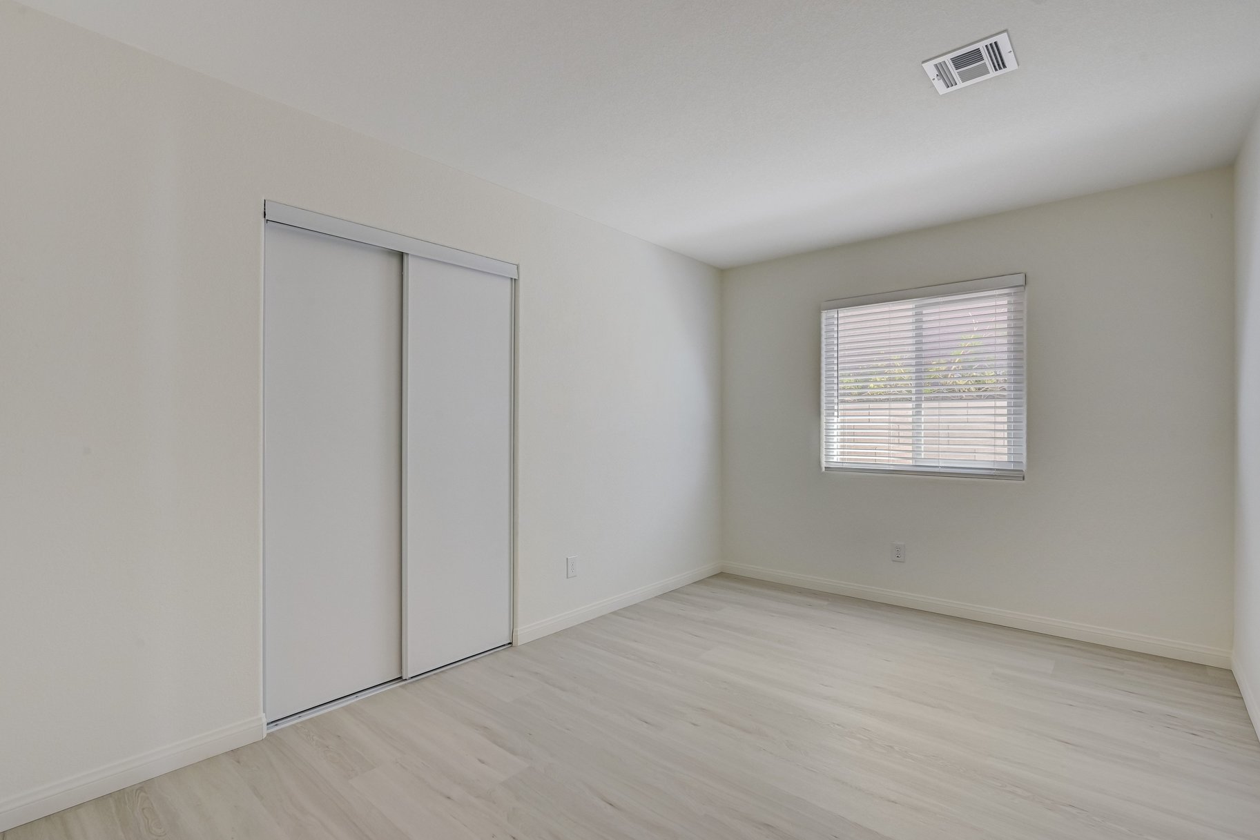  Newly Updated 3 Bed 2 Bath - 物件實景