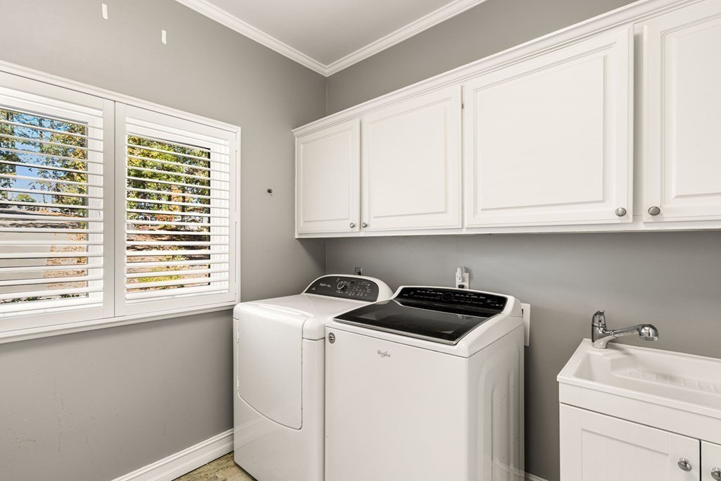 Hiawassee, Georgia, 30546, United States, 3 Bedrooms Bedrooms, ,4 BathroomsBathrooms,Residential,For Sale,1978454