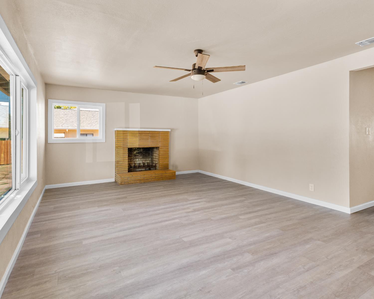 Roseville, California, 95678, United States, 3 Bedrooms Bedrooms, ,2 BathroomsBathrooms,Residential,For Sale,1923515