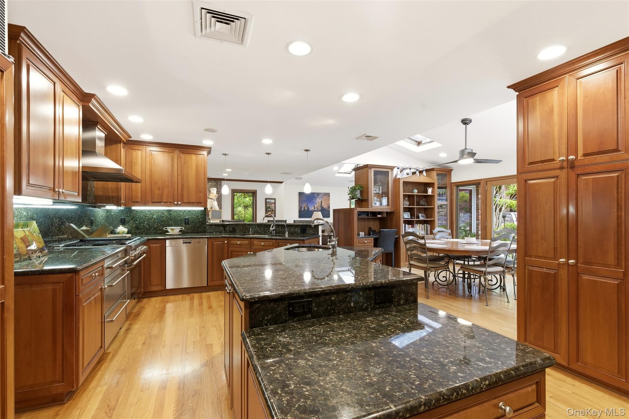  17 Holden Lane, Bayville, NY, 11709 - 物件實景