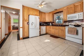 Lower Macungie Twp, Pennsylvania, 18103, United States, 4 Bedrooms Bedrooms, ,4 BathroomsBathrooms,Residential,For Sale,1739037
