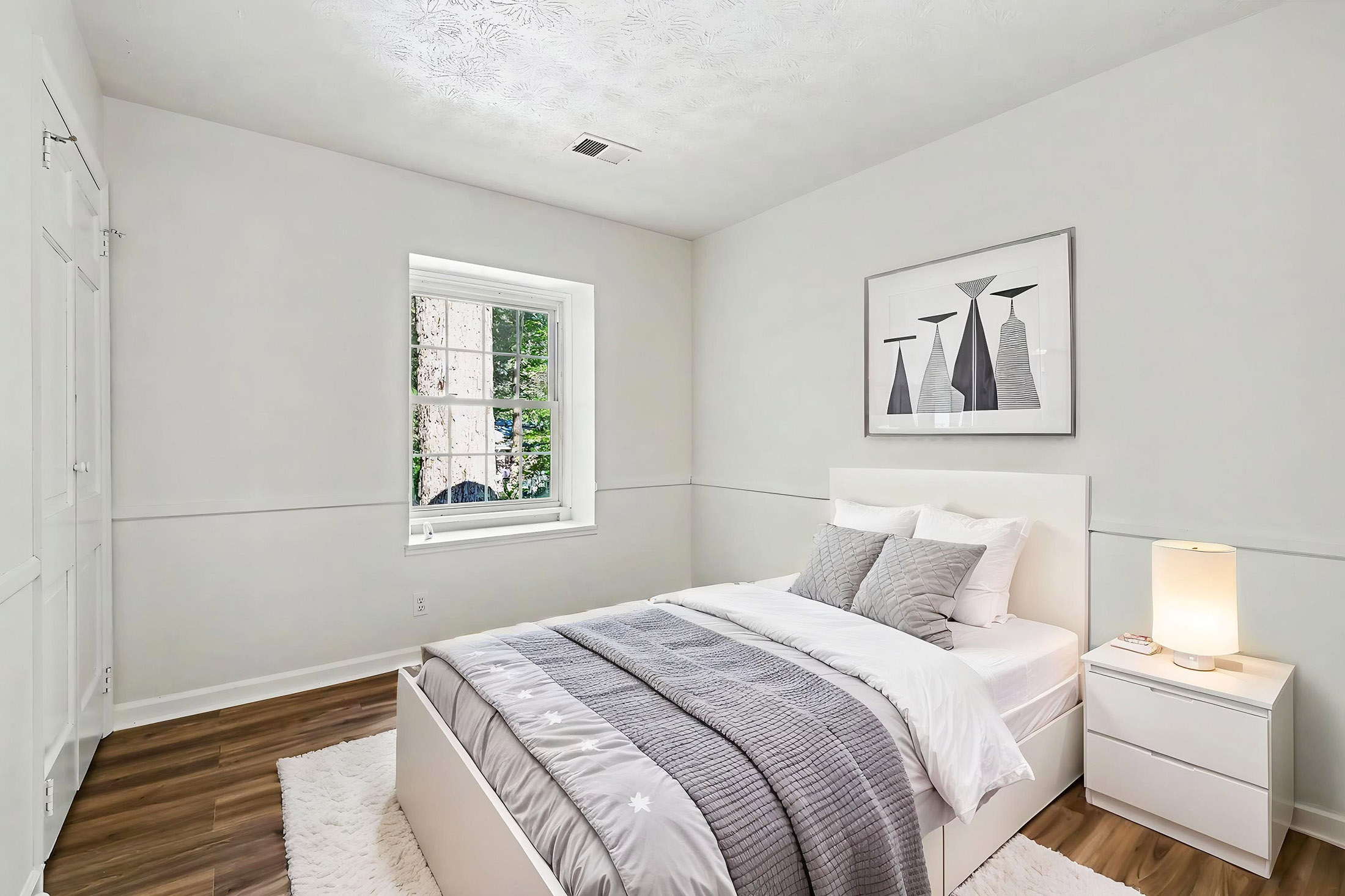  Charming Updated Traditional Home in a Desirable Community - 物件實景