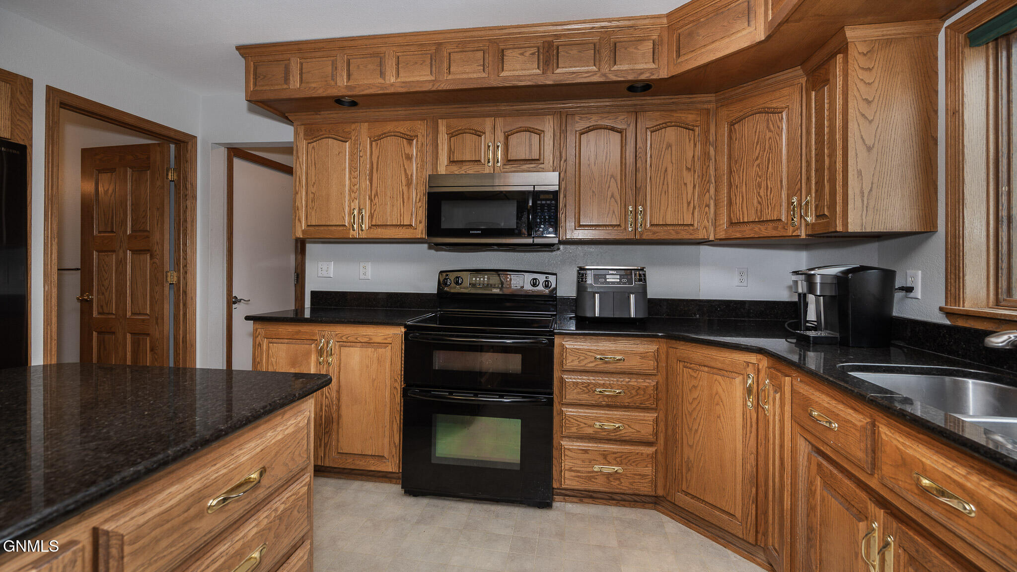 Center, North Dakota, 58530, United States, 4 Bedrooms Bedrooms, ,3 BathroomsBathrooms,Residential,For Sale,1982798