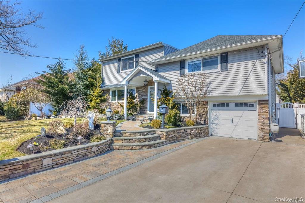 Oceanside, New York, 11572, United States, 3 Bedrooms Bedrooms, ,3 BathroomsBathrooms,Residential,For Sale,1995607