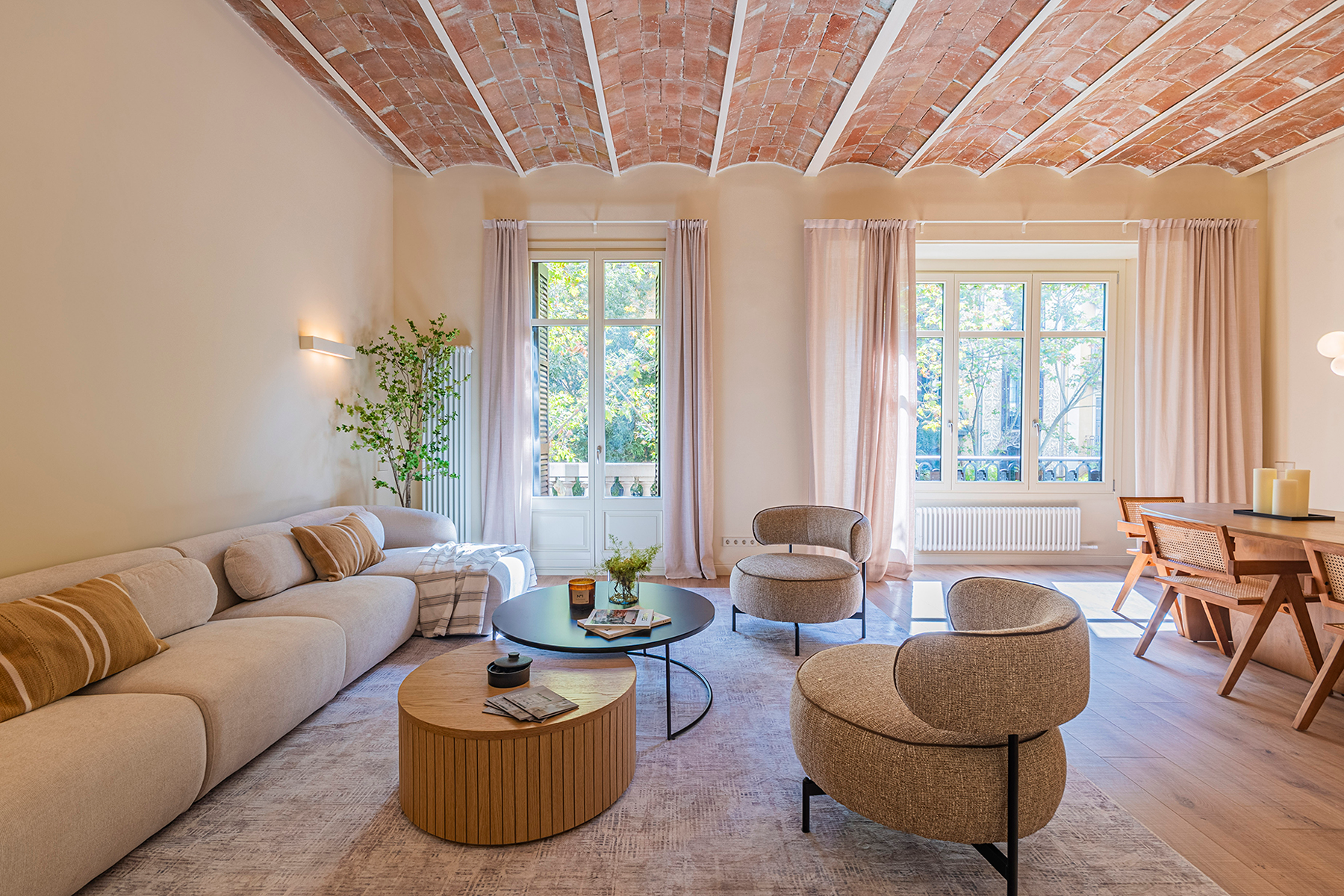  Renovated flat in historic building - L