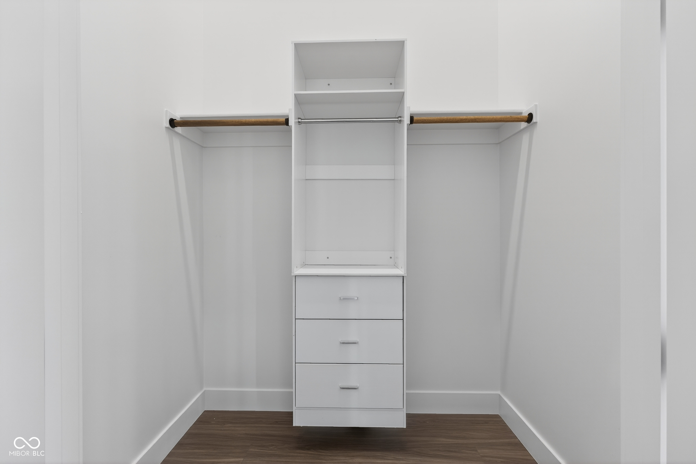 Carmel, Indiana, 46032, United States, 2 Bedrooms Bedrooms, ,3 BathroomsBathrooms,Residential,For Sale,1982696