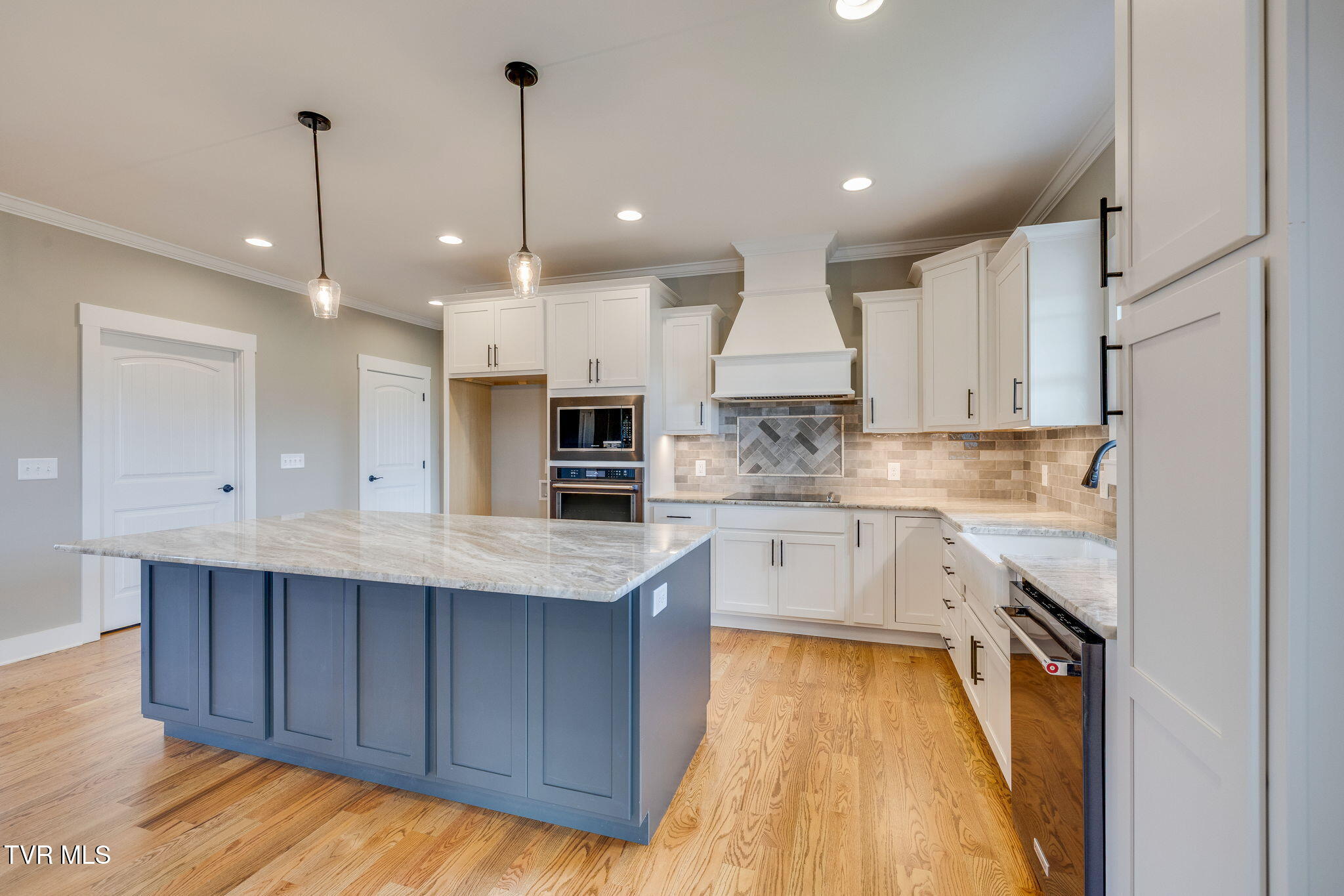 Jonesborough, Tennessee, 37659, United States, 4 Bedrooms Bedrooms, ,3 BathroomsBathrooms,Residential,For Sale,1974561