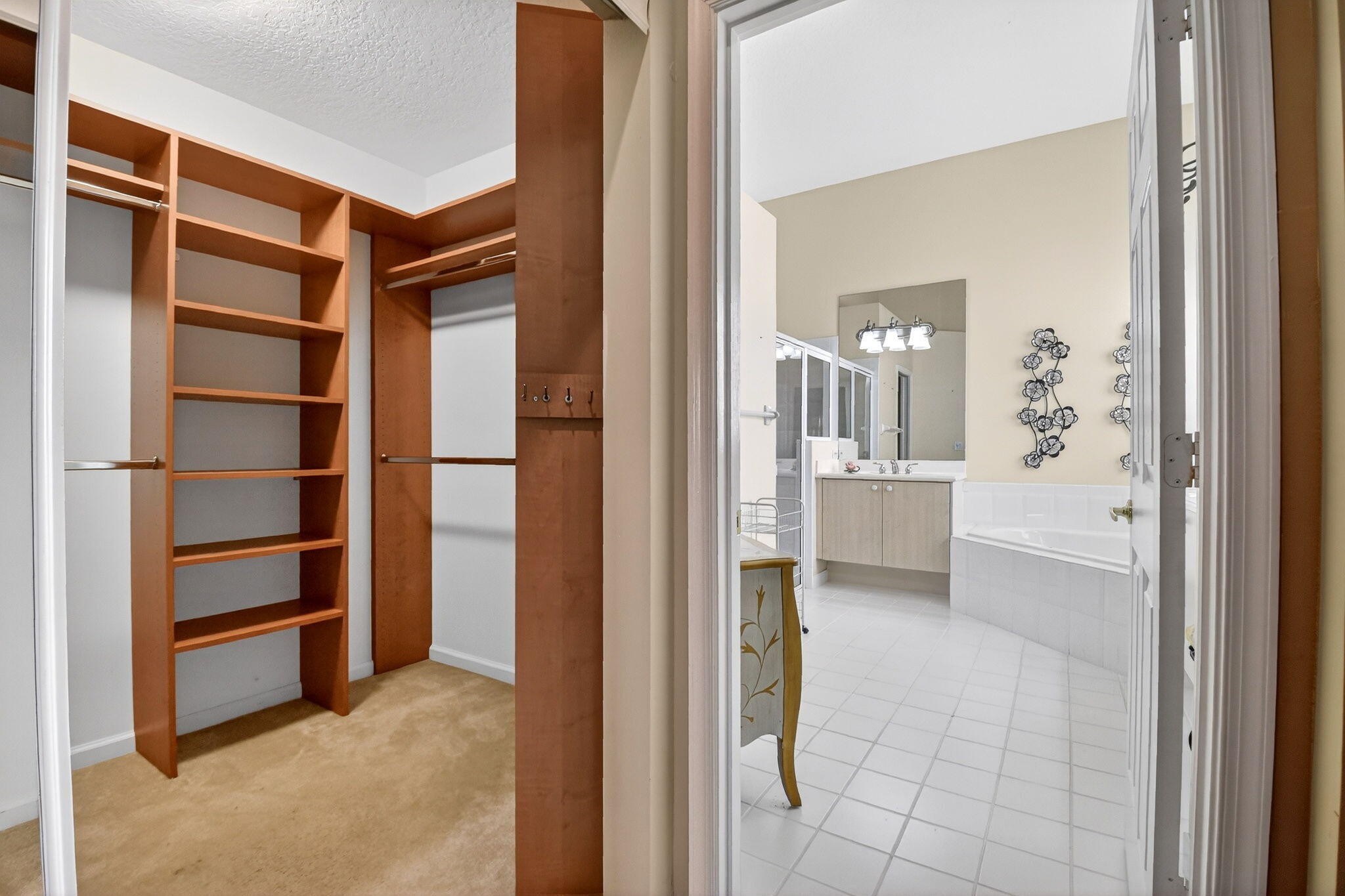 Delray Beach, Florida, 33446, United States, 3 Bedrooms Bedrooms, ,2 BathroomsBathrooms,Residential,For Sale,2003234