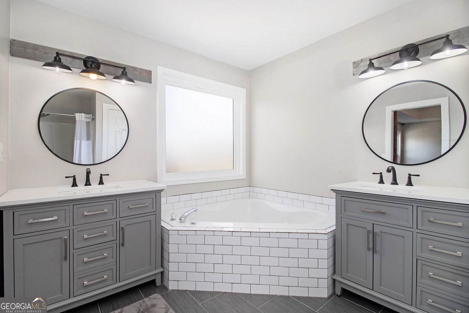 Cumming, Georgia, 30028, United States, 4 Bedrooms Bedrooms, ,3 BathroomsBathrooms,Residential,For Sale,1997865