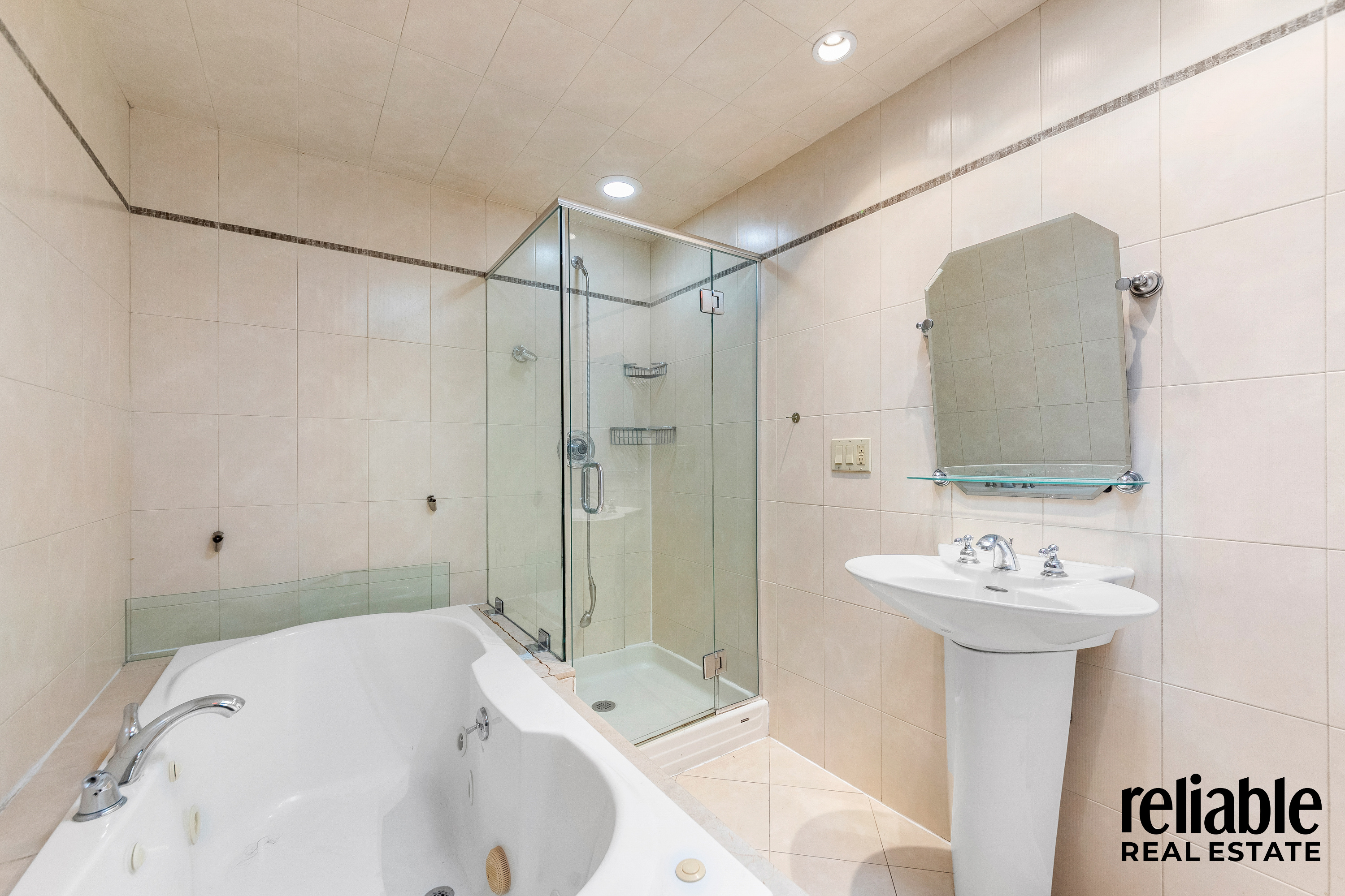 Brooklyn, New York, 11229, United States, 4 Bedrooms Bedrooms, ,3 BathroomsBathrooms,Residential,For Sale,1942275