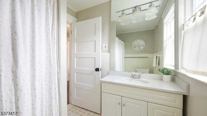 Westfield Town, New Jersey, 07090, United States, 4 Bedrooms Bedrooms, ,3 BathroomsBathrooms,Residential,For Sale,1941092