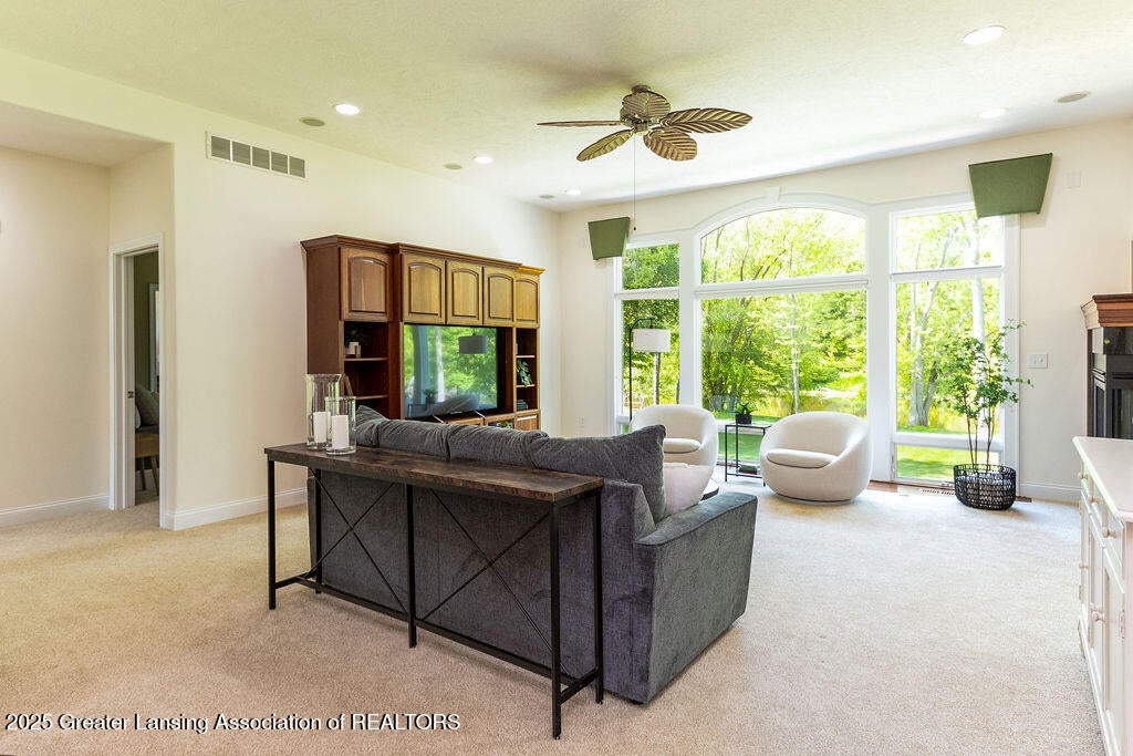 Dimondale, Michigan, 48821, United States, 4 Bedrooms Bedrooms, ,4 BathroomsBathrooms,Residential,For Sale,1840244