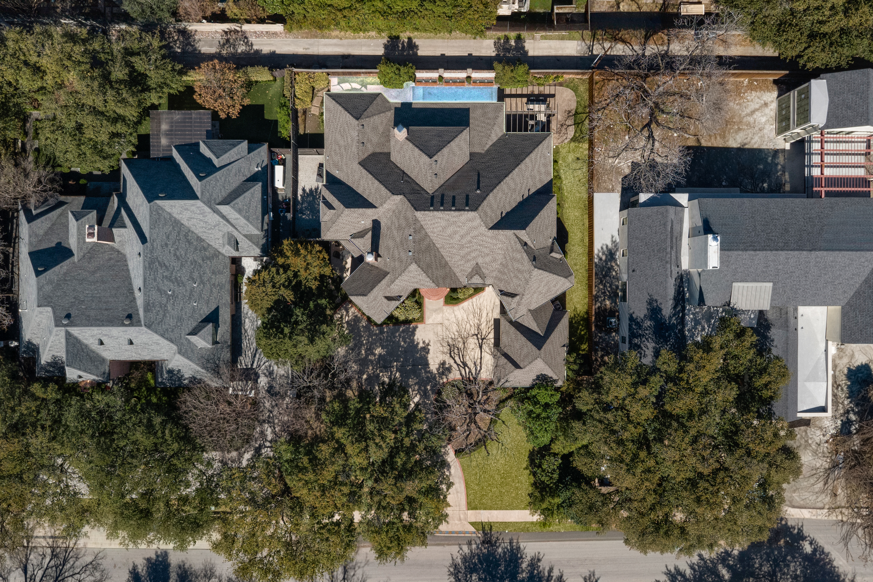  Updated European Transitional in the heart of Preston Hollow - 物件實景