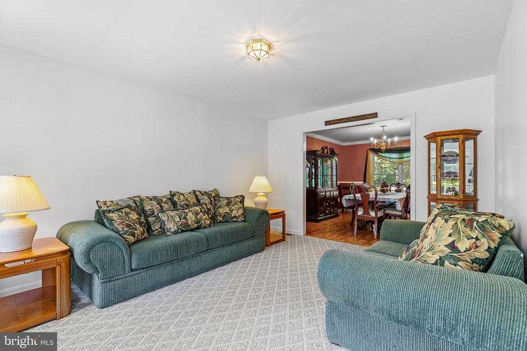 Fredericksburg, Virginia, 22408, United States, 5 Bedrooms Bedrooms, ,4 BathroomsBathrooms,Residential,For Sale,1900737
