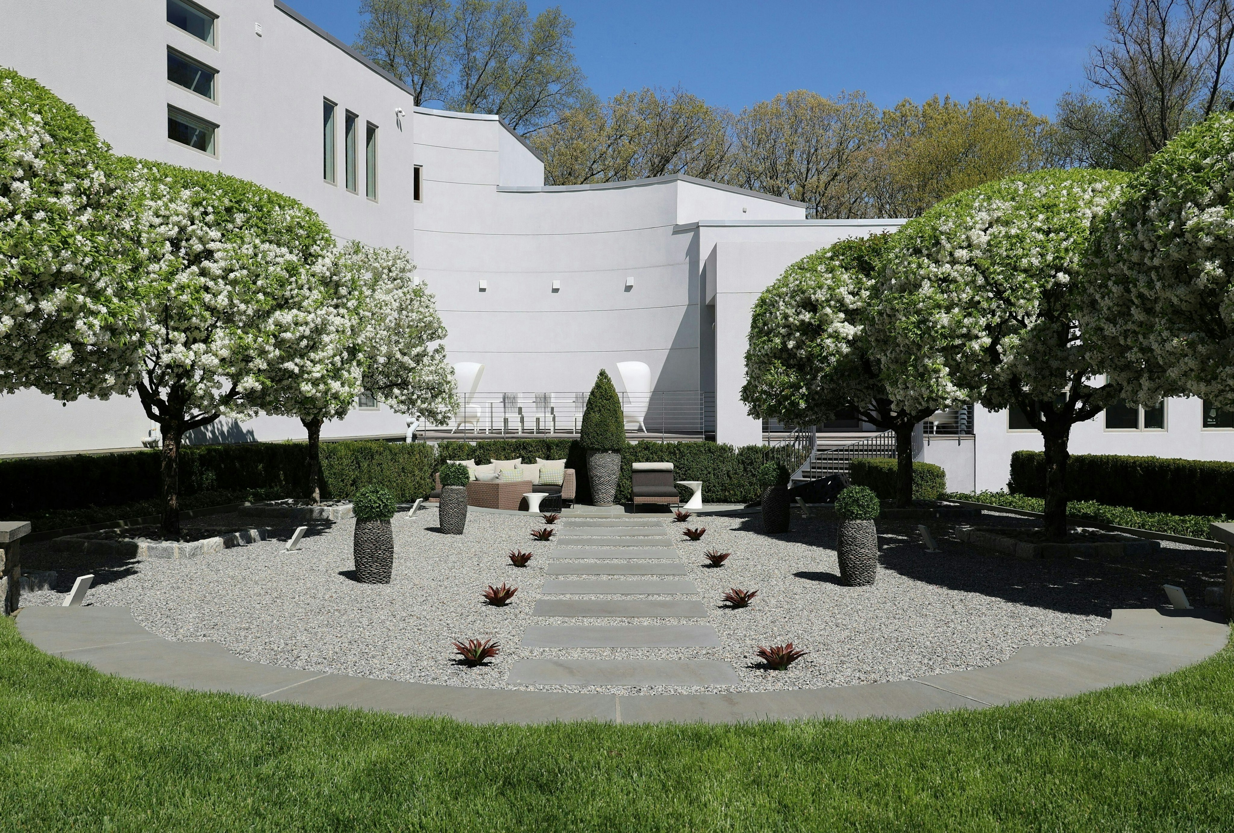  Distinguished By Architectural Clarity, Complete Privacy, And A Deeply Personal - 物件實景