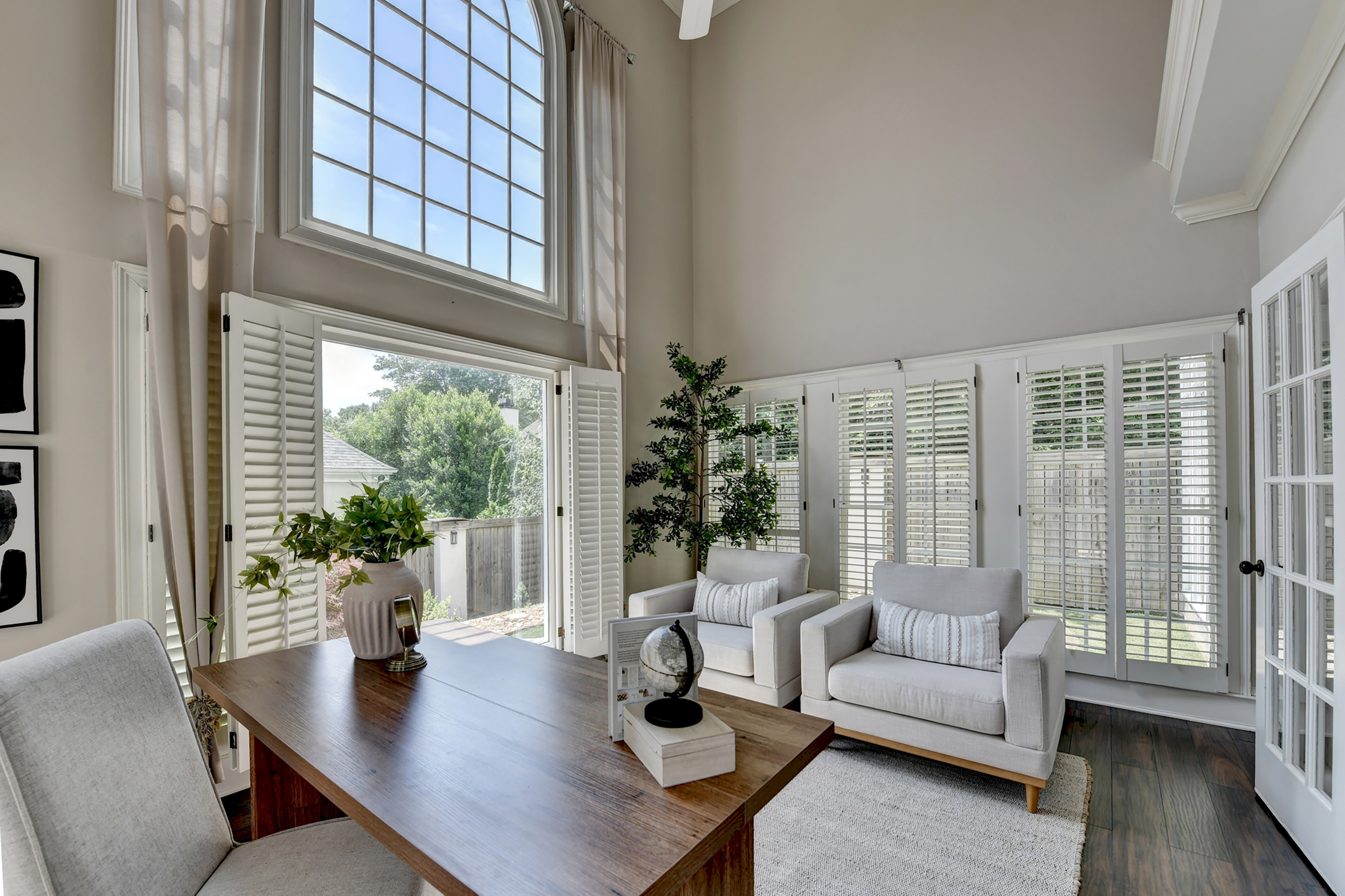  Charming Home Located In A Sought-After Swim And Tennis Community - 物件實景