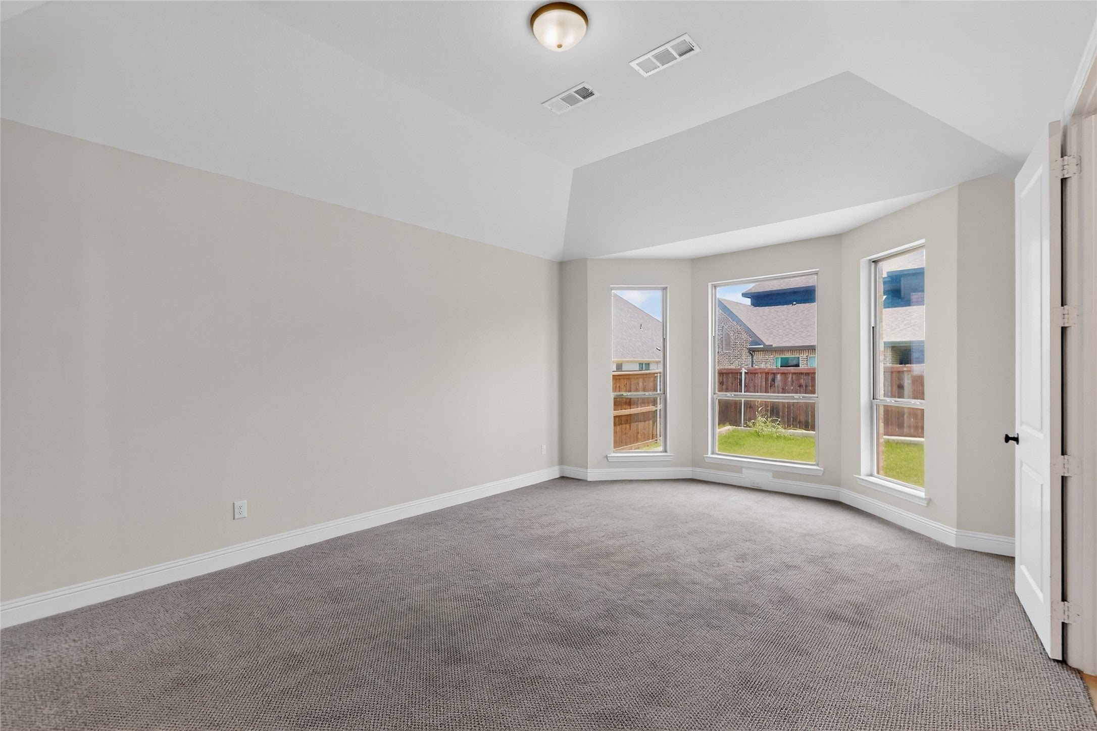 Mansfield, Texas, 76063, United States, 4 Bedrooms Bedrooms, ,4 BathroomsBathrooms,Residential,For Sale,1978691