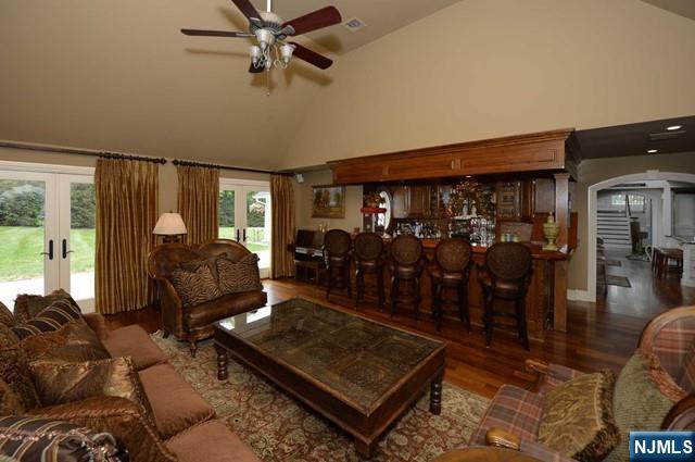 Franklin Lakes, New Jersey, 07417, United States, 5 Bedrooms Bedrooms, ,6 BathroomsBathrooms,Residential,For Sale,1692437