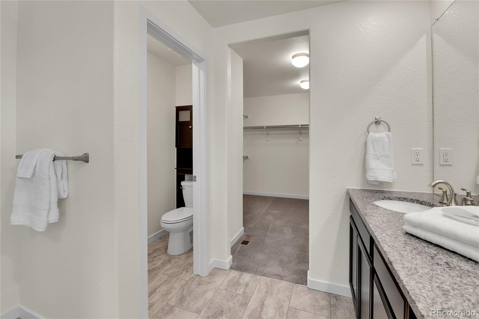 Littleton, Colorado, 80125, United States, 3 Bedrooms Bedrooms, ,3 BathroomsBathrooms,Residential,For Sale,1891675