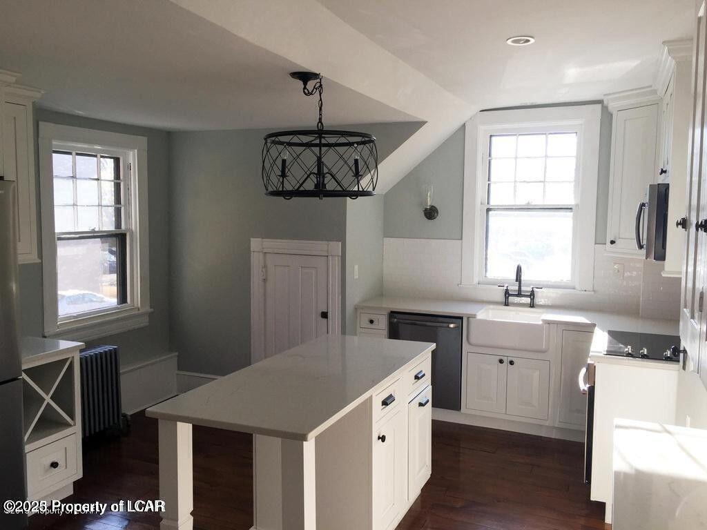 Wilkes-Barre, Pennsylvania, 18701, United States, 7 Bedrooms Bedrooms, ,3 BathroomsBathrooms,Residential,For Sale,1982709