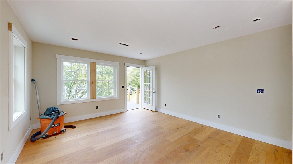 Worcester, Massachusetts, 01606, United States, 2 Bedrooms Bedrooms, ,2 BathroomsBathrooms,Residential,For Sale,1876220