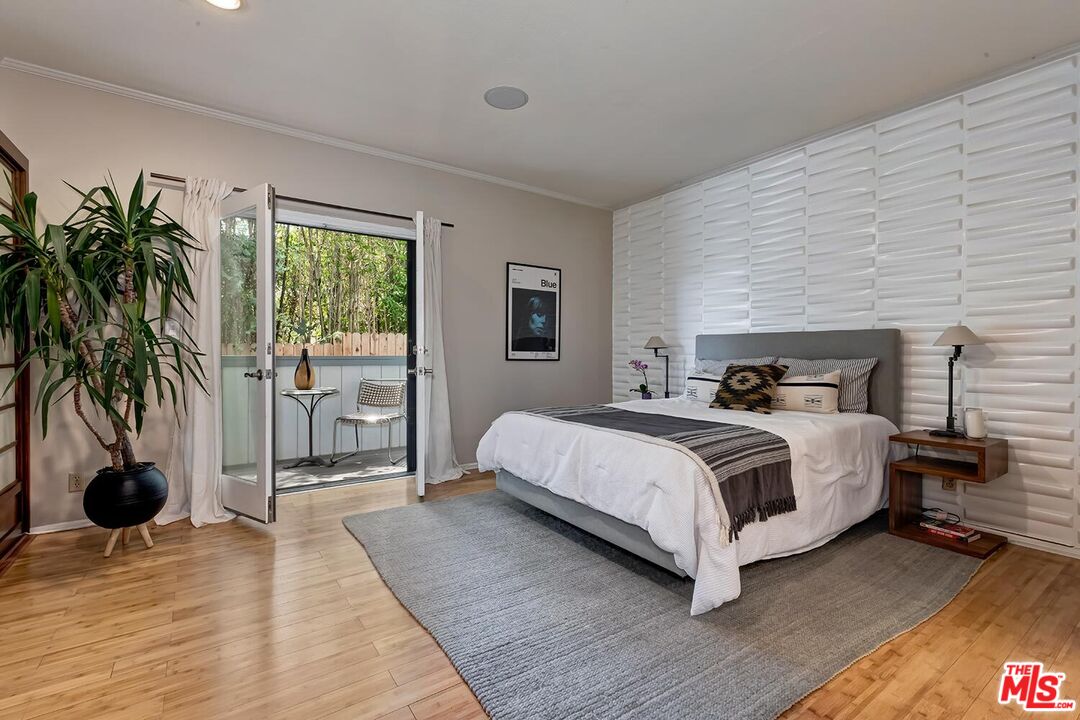West Hollywood, California, 90069, United States, 2 Bedrooms Bedrooms, ,2 BathroomsBathrooms,Residential,For Sale,1819033