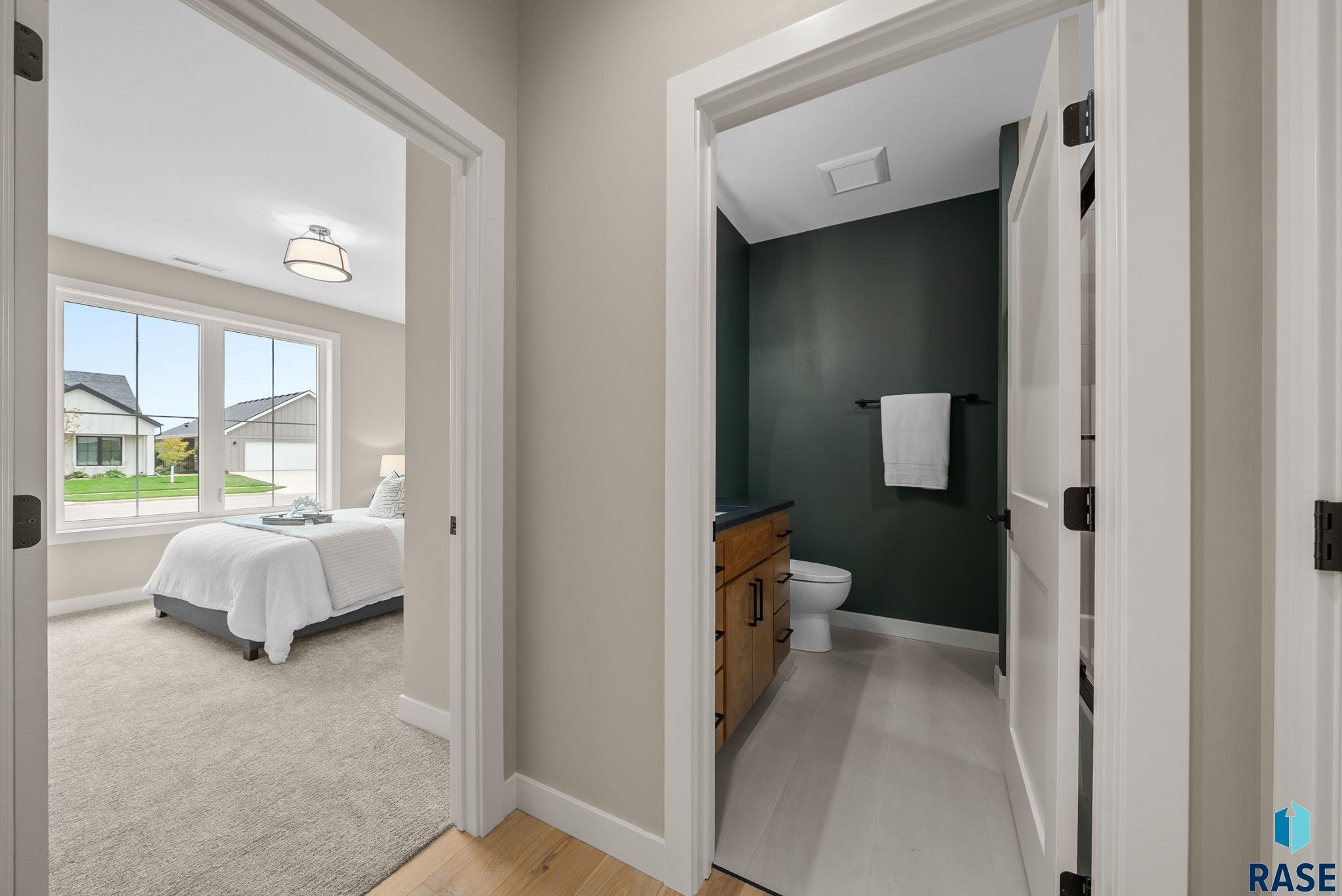 Sioux Falls, South Dakota, 57110, United States, 3 Bedrooms Bedrooms, ,3 BathroomsBathrooms,Residential,For Sale,2005643