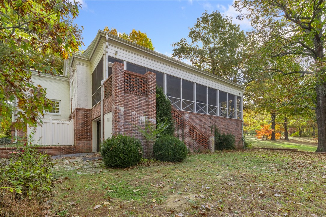 Harrison, Arkansas, 72601, United States, 4 Bedrooms Bedrooms, ,5 BathroomsBathrooms,Residential,For Sale,1989365