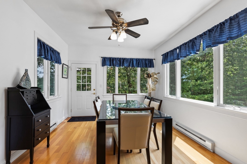 Westford, Massachusetts, 01886, United States, 3 Bedrooms Bedrooms, ,4 BathroomsBathrooms,Residential,For Sale,1923619