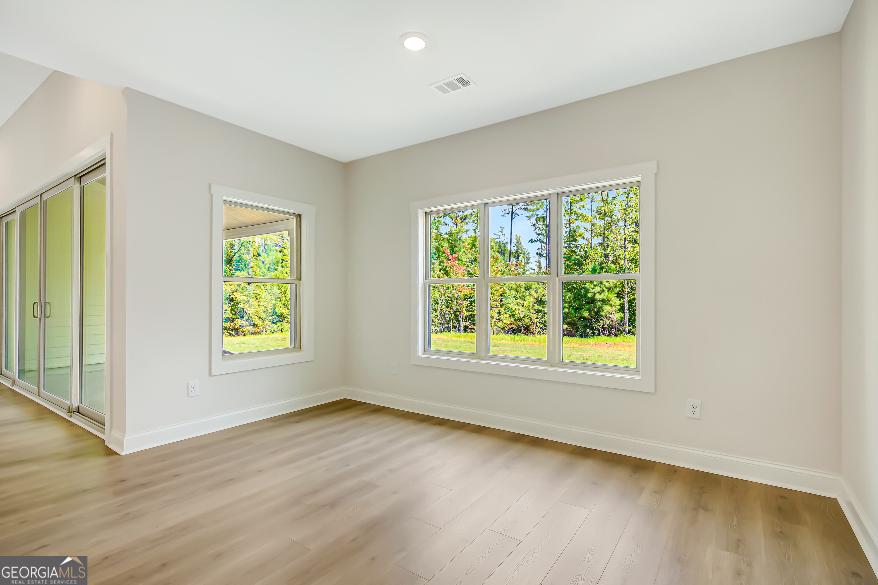 Senoia, Georgia, 30276, United States, 5 Bedrooms Bedrooms, ,4 BathroomsBathrooms,Residential,For Sale,1901806